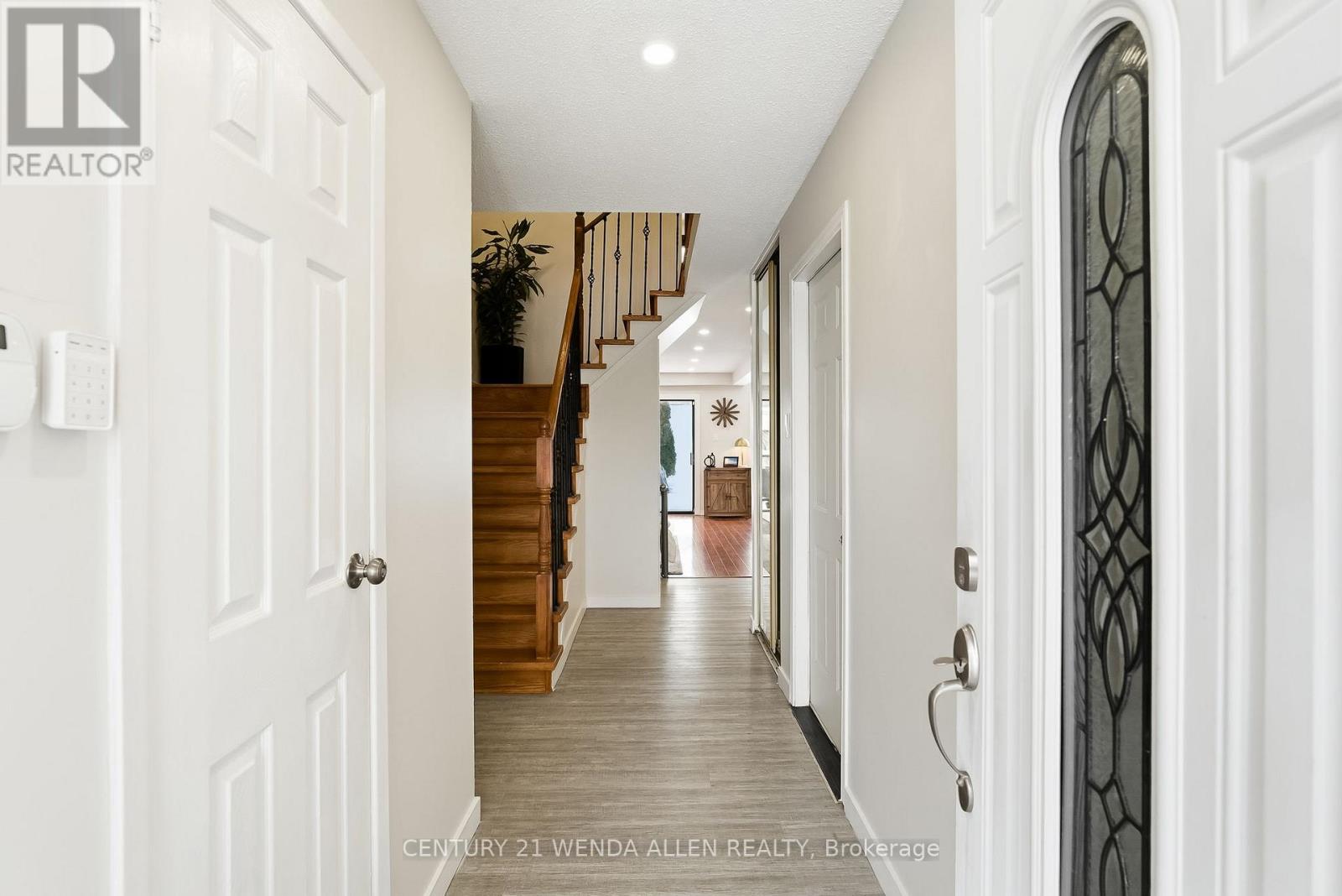 1230 Delmark Court, Oshawa, Ontario  L1H 8K6 - Photo 5 - E12776744