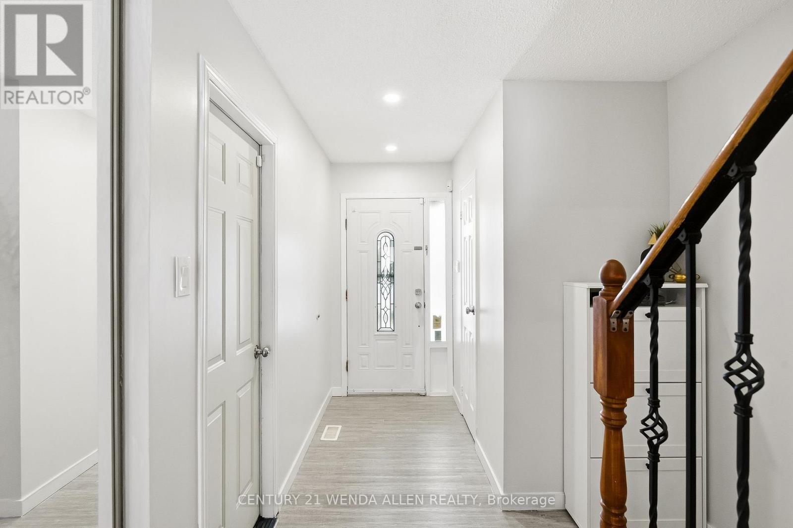 1230 Delmark Court, Oshawa, Ontario  L1H 8K6 - Photo 6 - E12776744