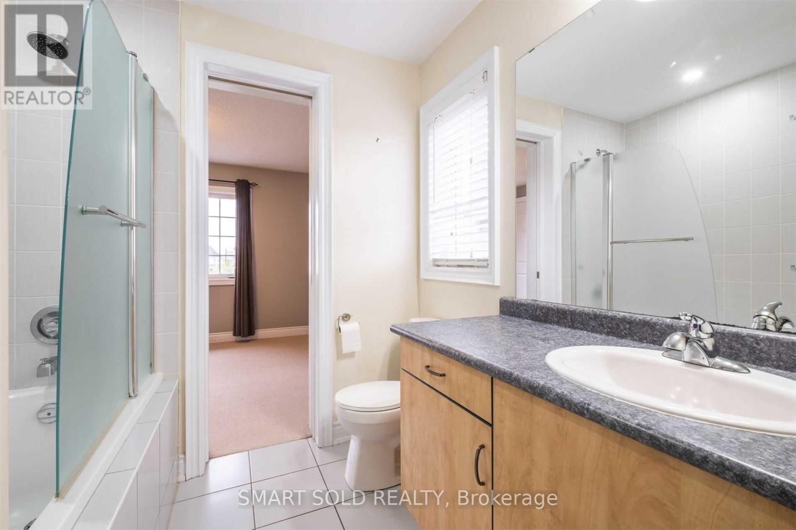 Upper - 49 Garyscholl Road, Vaughan, Ontario  L4H 3R4 - Photo 11 - N12776718