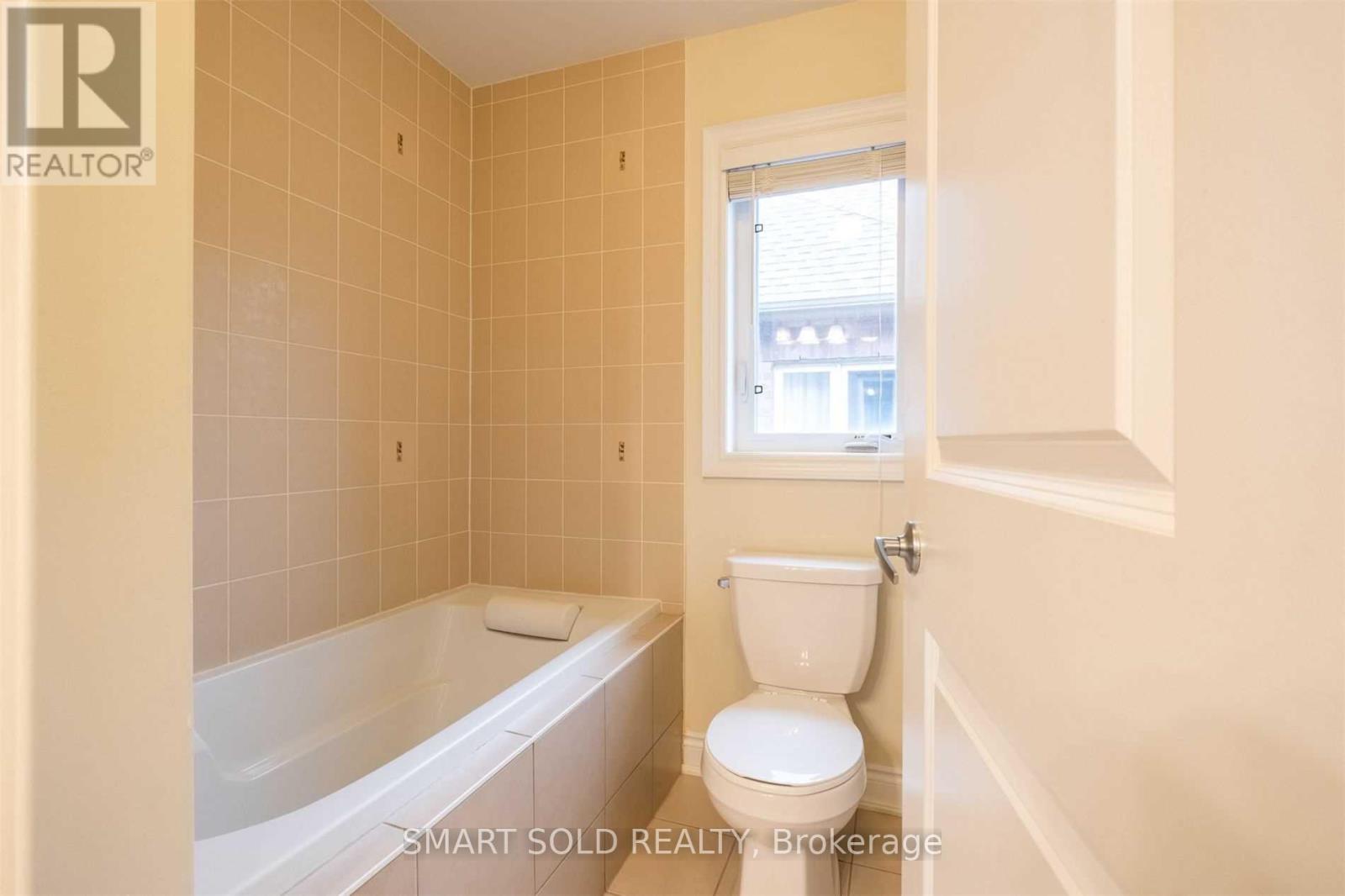 Upper - 49 Garyscholl Road, Vaughan, Ontario  L4H 3R4 - Photo 13 - N12776718