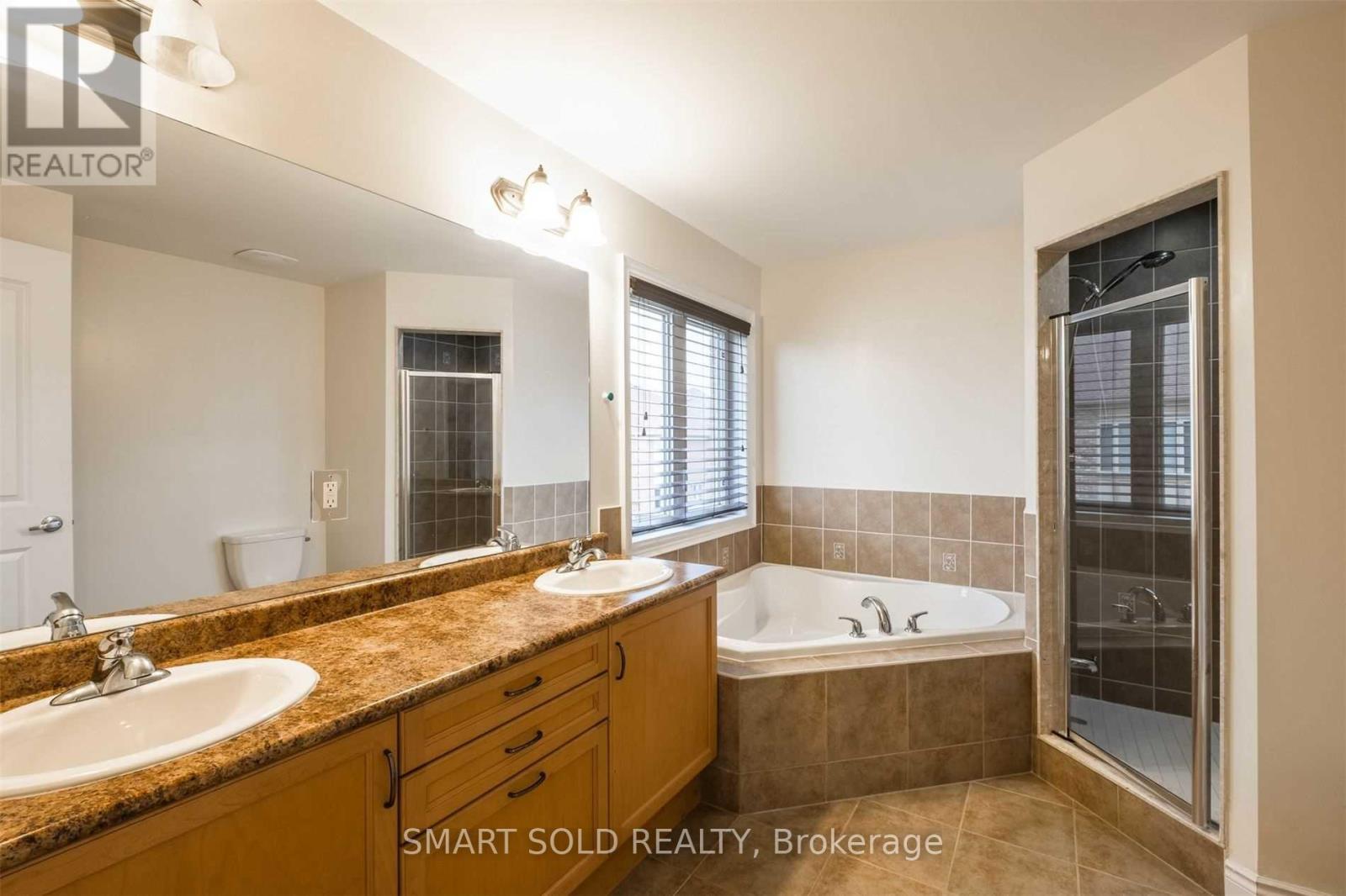 Upper - 49 Garyscholl Road, Vaughan, Ontario  L4H 3R4 - Photo 14 - N12776718