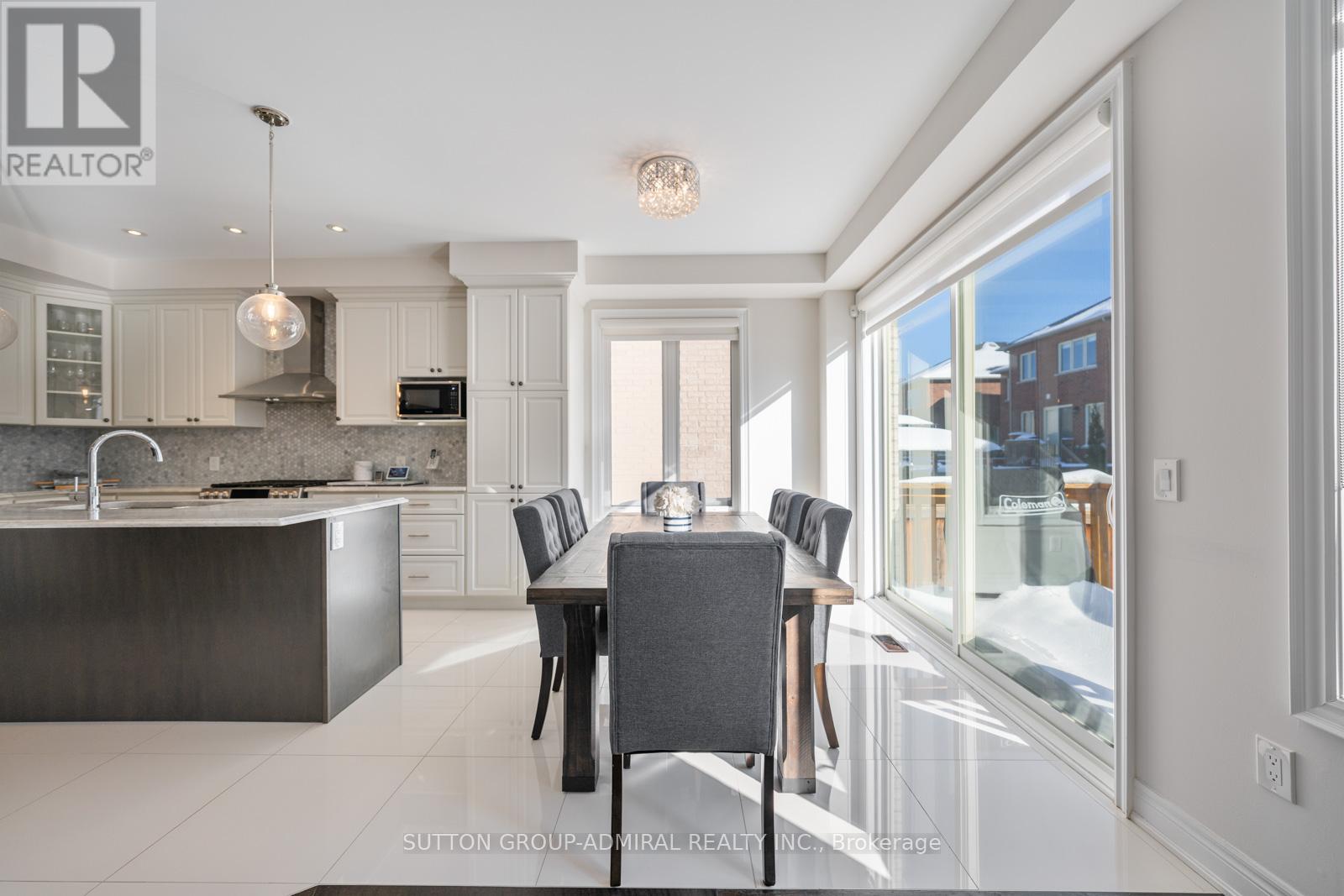 124 Mondial Crescent, East Gwillimbury, Ontario  L9N 0S2 - Photo 14 - N12776776