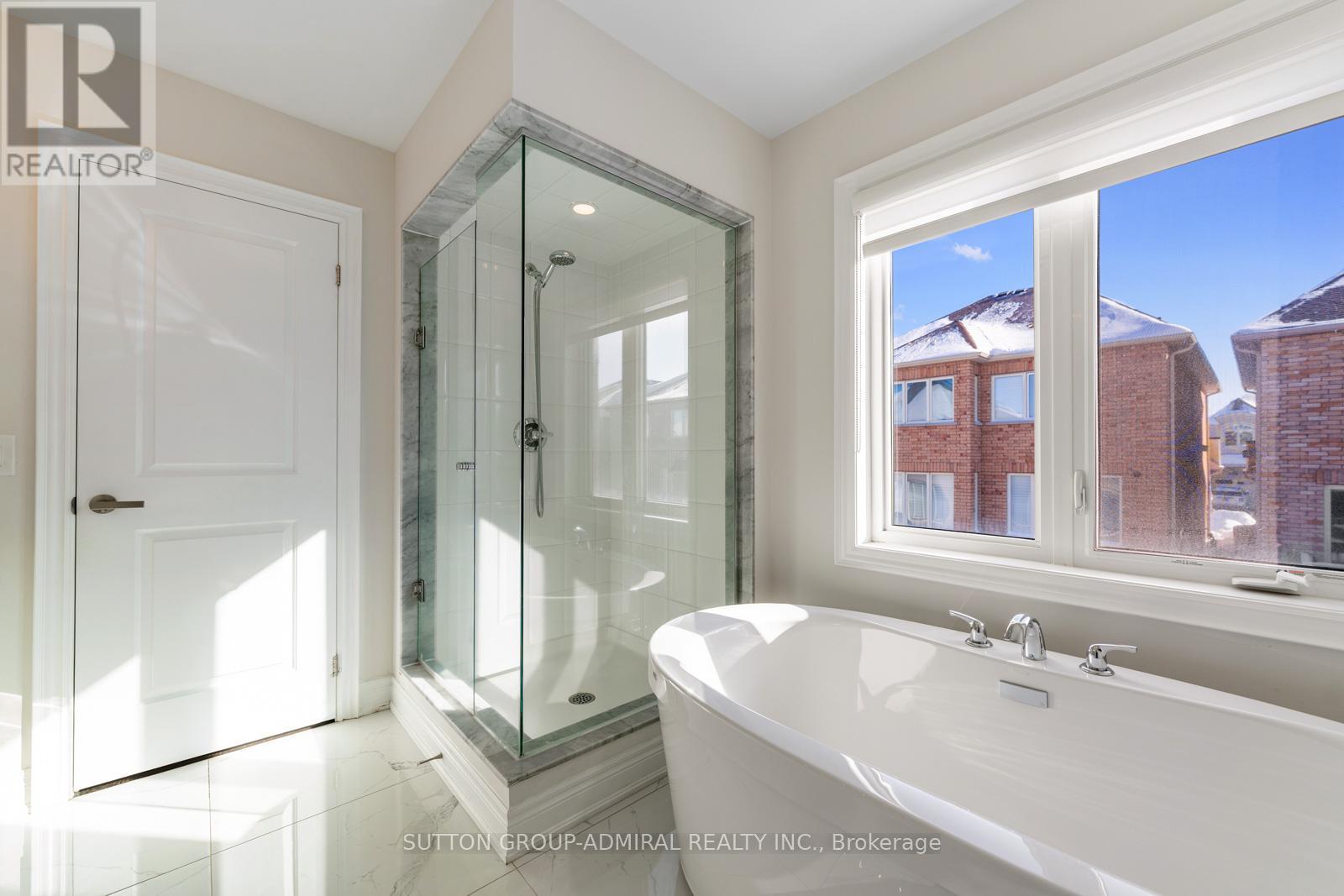 124 Mondial Crescent, East Gwillimbury, Ontario  L9N 0S2 - Photo 23 - N12776776