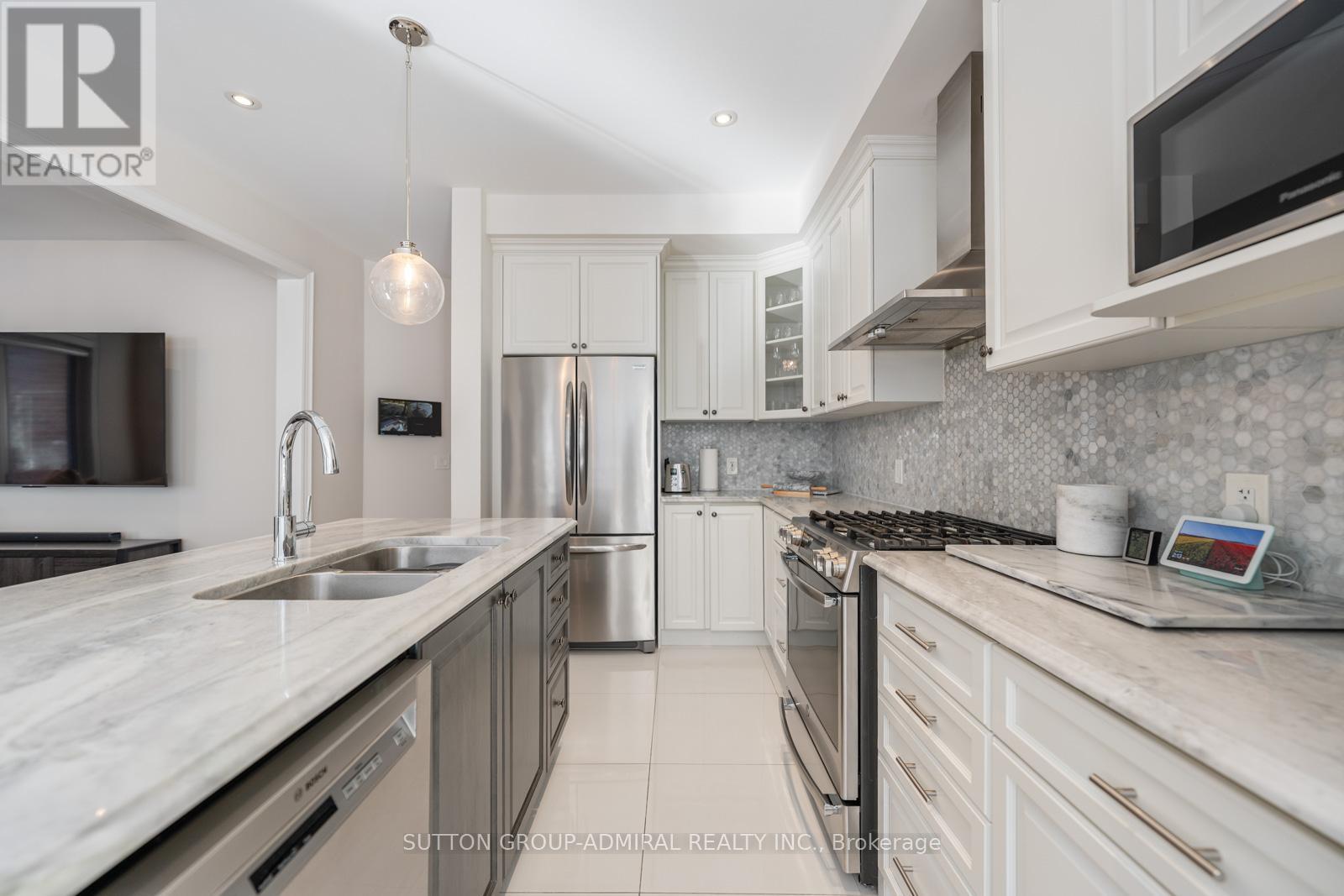 124 Mondial Crescent, East Gwillimbury, Ontario  L9N 0S2 - Photo 9 - N12776776