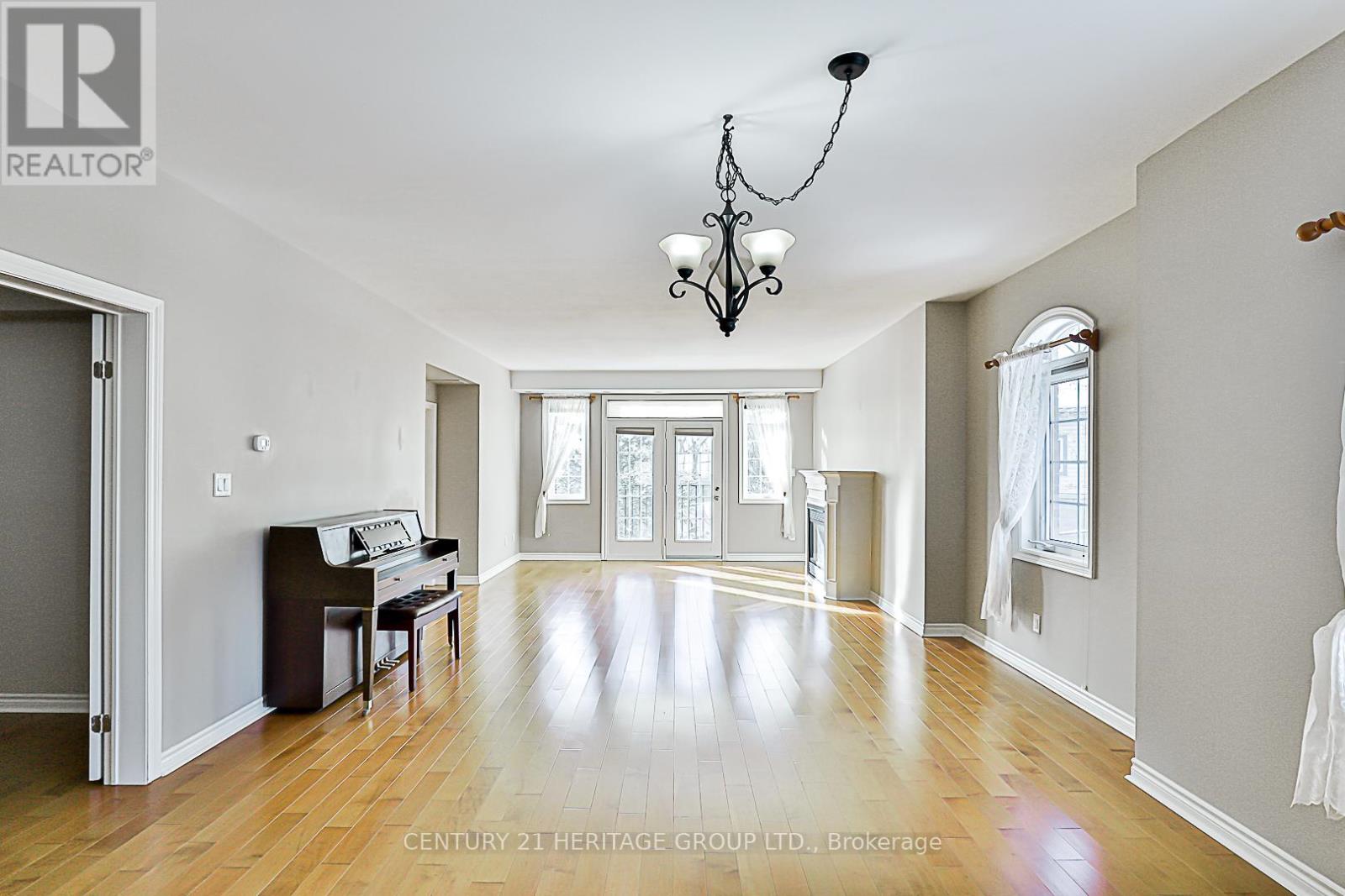 2 - 520 Silken Laumann Drive, Newmarket, Ontario  L3X 2S7 - Photo 11 - N12776778