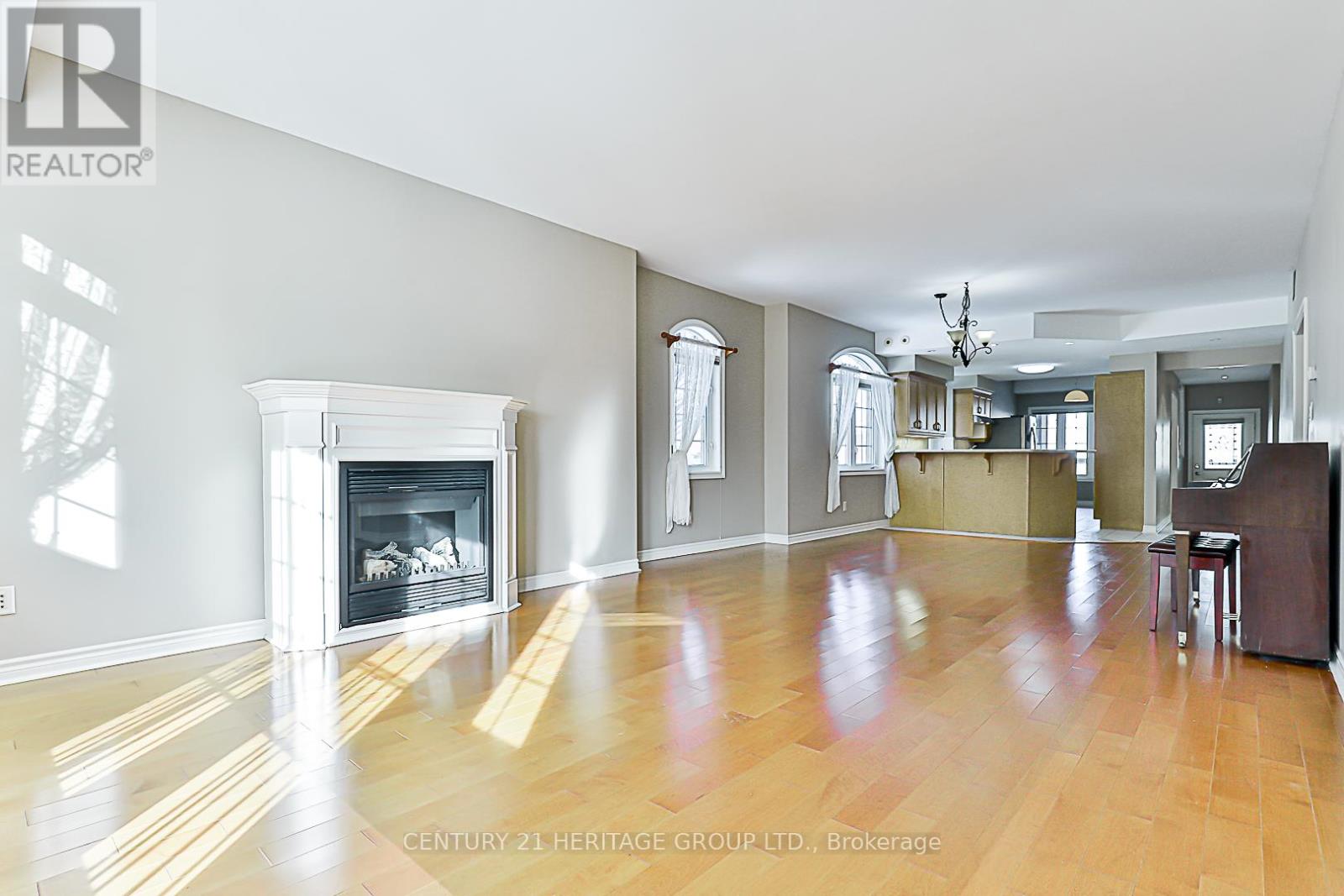 2 - 520 Silken Laumann Drive, Newmarket, Ontario  L3X 2S7 - Photo 12 - N12776778