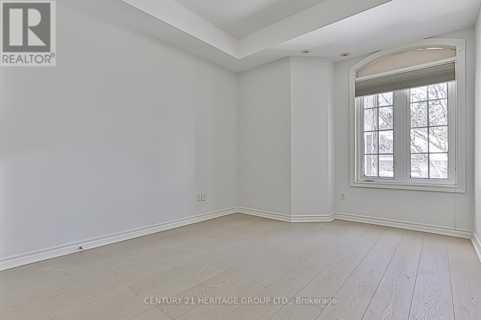 2 - 520 Silken Laumann Drive, Newmarket, Ontario  L3X 2S7 - Photo 21 - N12776778