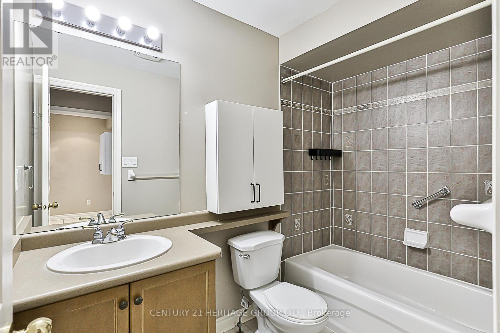 2 - 520 Silken Laumann Drive, Newmarket, Ontario  L3X 2S7 - Photo 22 - N12776778