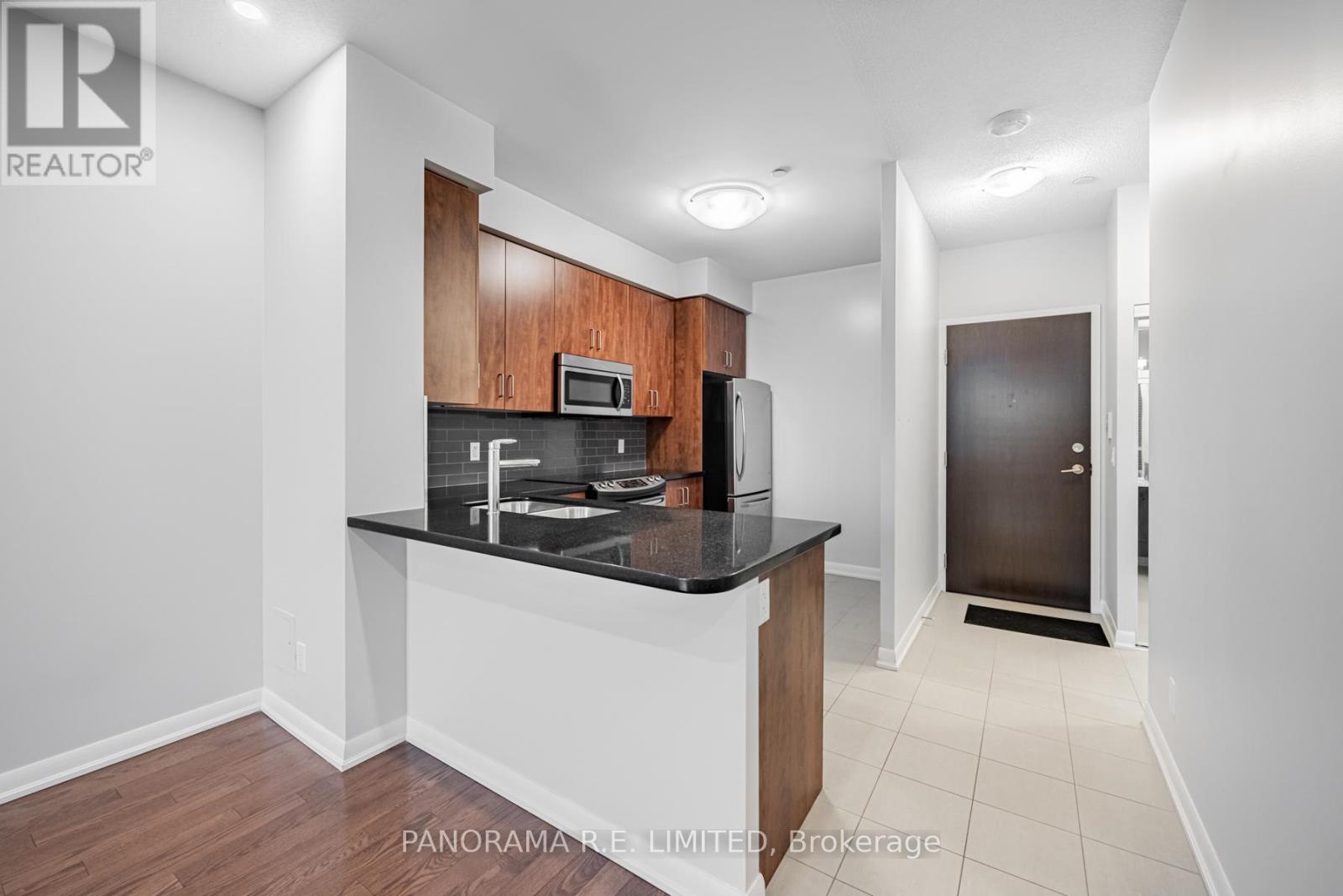 314 - 215 Sherway Gardens Road, Toronto, Ontario  M9C 0A4 - Photo 8 - W12776712