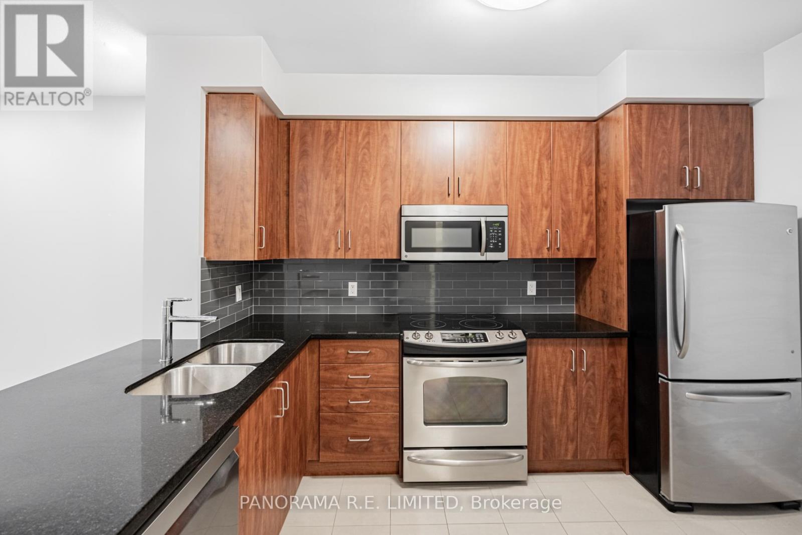 314 - 215 Sherway Gardens Road, Toronto, Ontario  M9C 0A4 - Photo 9 - W12776712