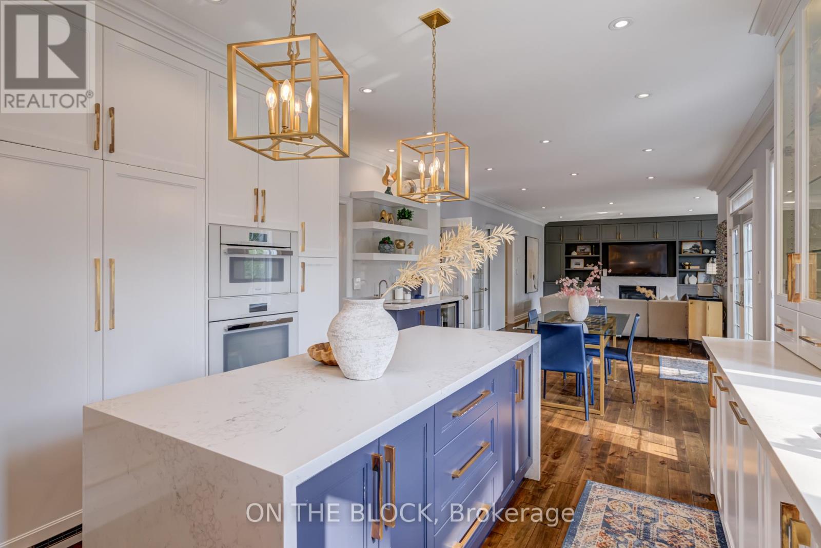 2212 Oneida Court, Mississauga, Ontario  L5C 4G5 - Photo 11 - W12776728