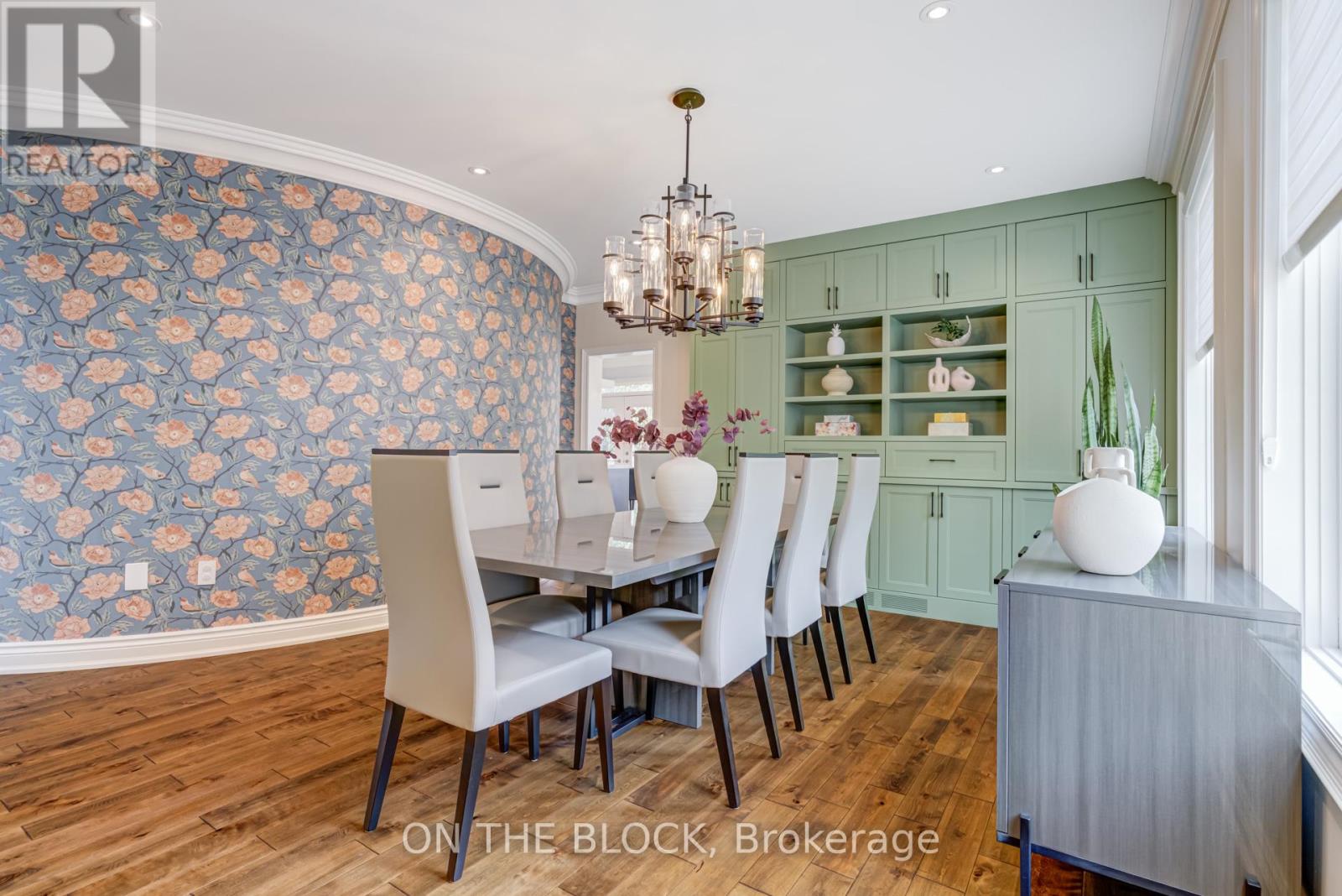 2212 Oneida Court, Mississauga, Ontario  L5C 4G5 - Photo 15 - W12776728