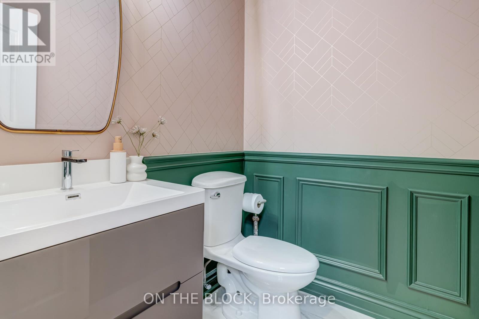 2212 Oneida Court, Mississauga, Ontario  L5C 4G5 - Photo 19 - W12776728