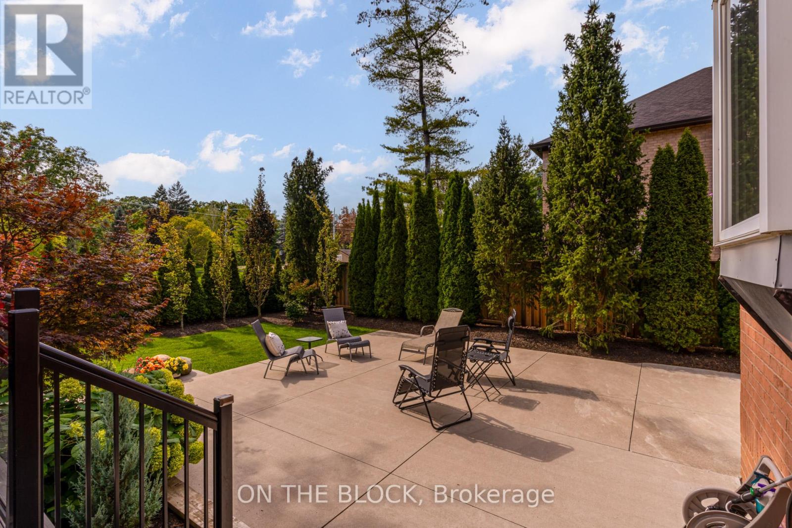 2212 Oneida Court, Mississauga, Ontario  L5C 4G5 - Photo 45 - W12776728