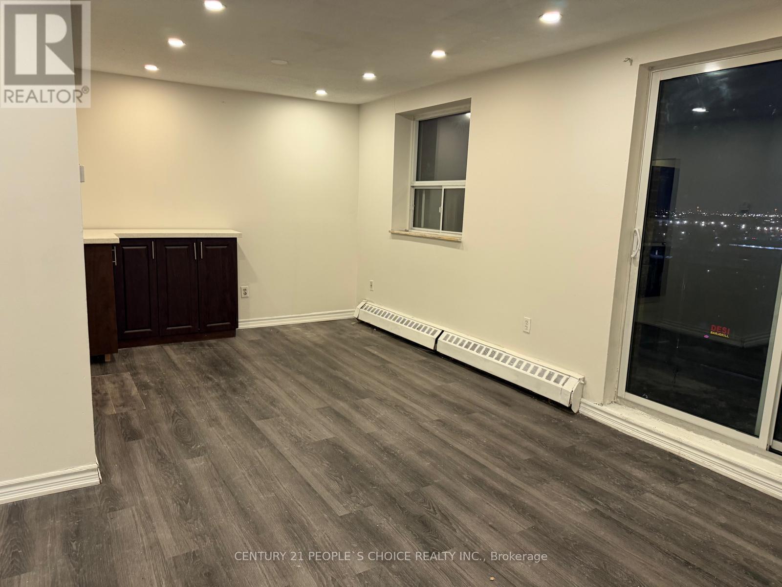 905 - 3533 Derry Road E, Mississauga, Ontario  L4T 1B1 - Photo 15 - W12776762