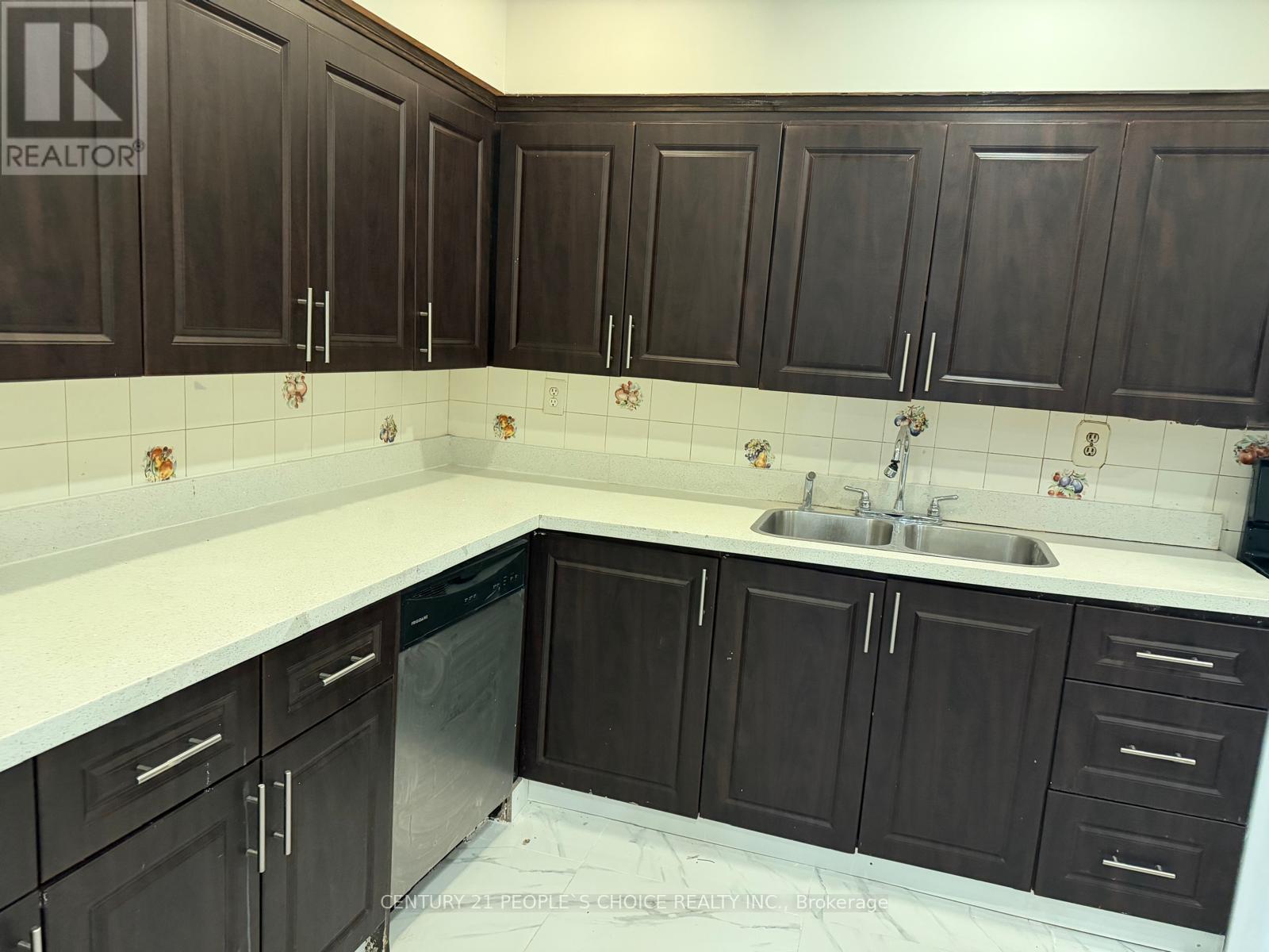 905 - 3533 Derry Road E, Mississauga, Ontario  L4T 1B1 - Photo 5 - W12776762