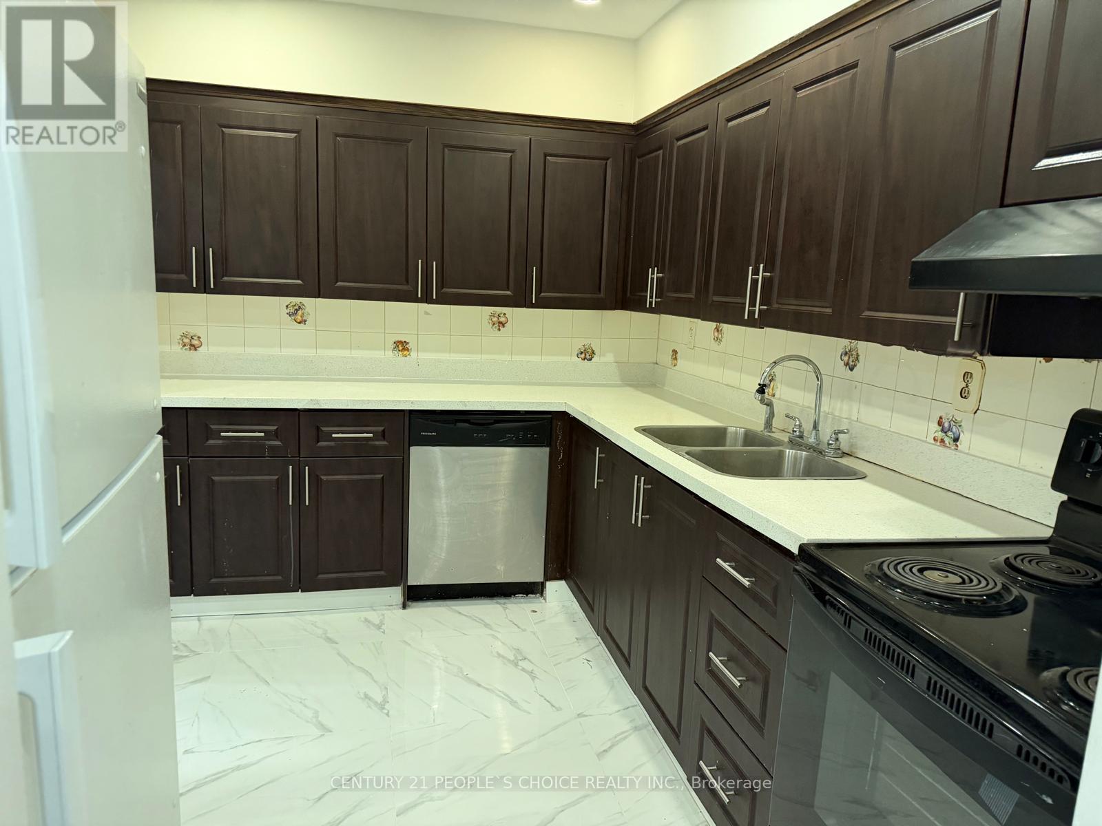 905 - 3533 Derry Road E, Mississauga, Ontario  L4T 1B1 - Photo 8 - W12776762