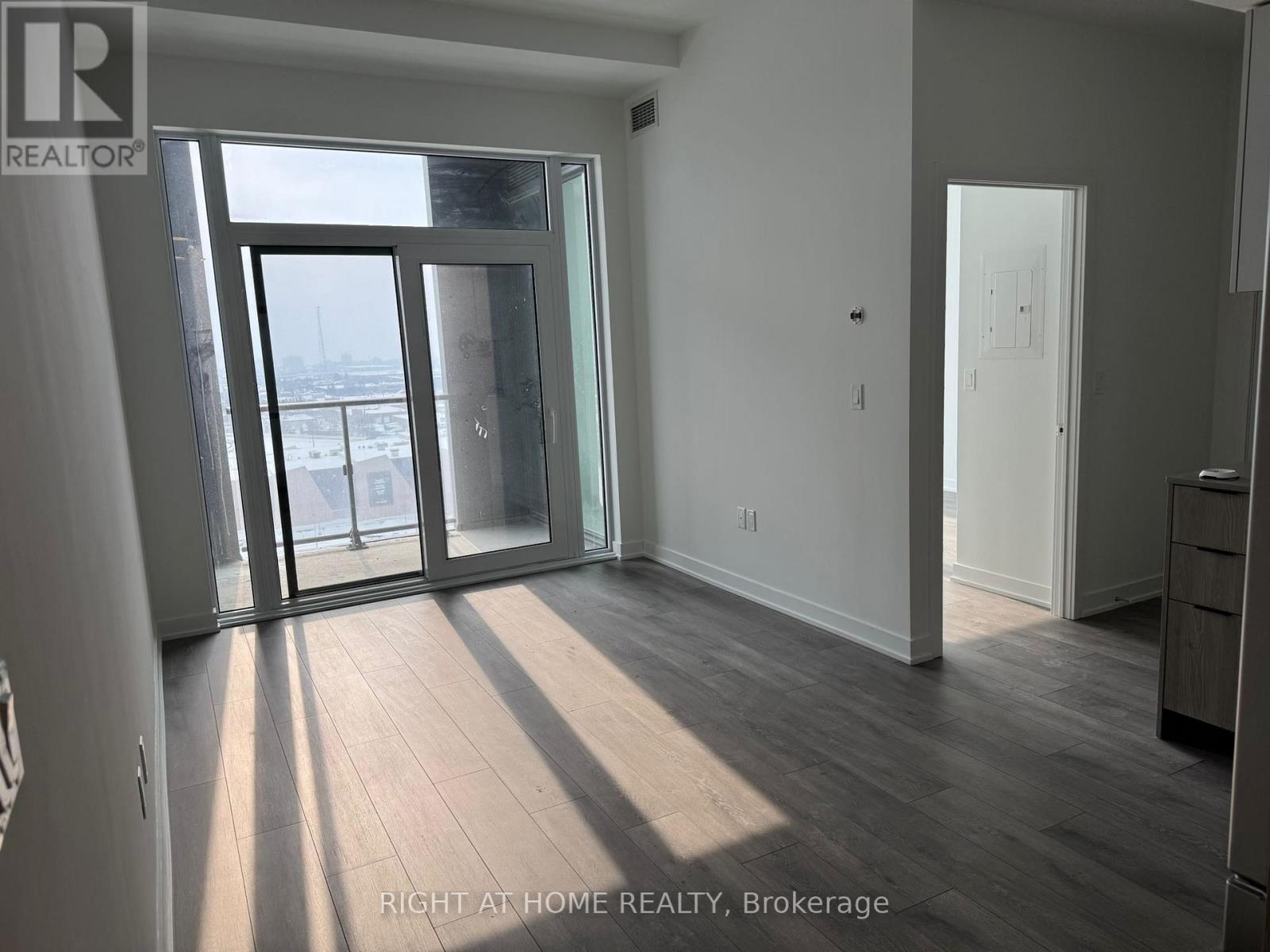 1014 - 1007 The Queensway, Toronto, Ontario  M8Z 0H4 - Photo 10 - W12776832