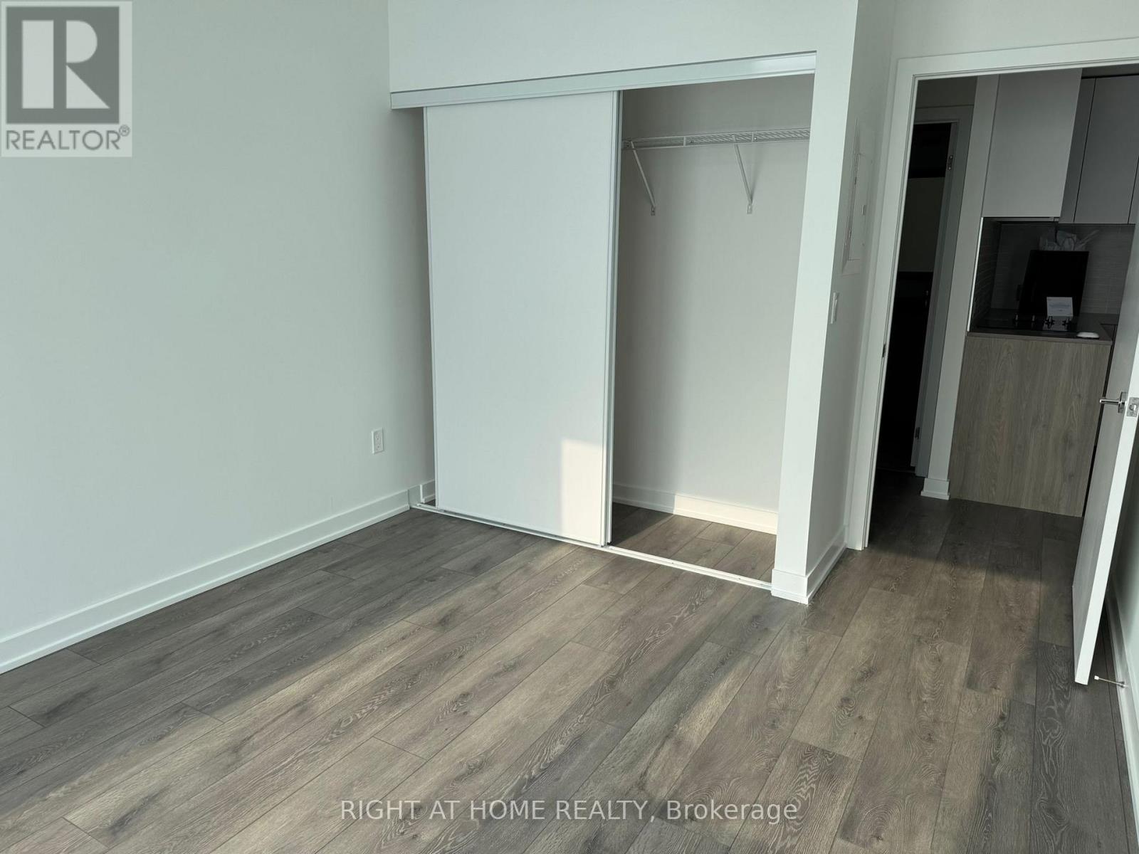 1014 - 1007 The Queensway, Toronto, Ontario  M8Z 0H4 - Photo 4 - W12776832