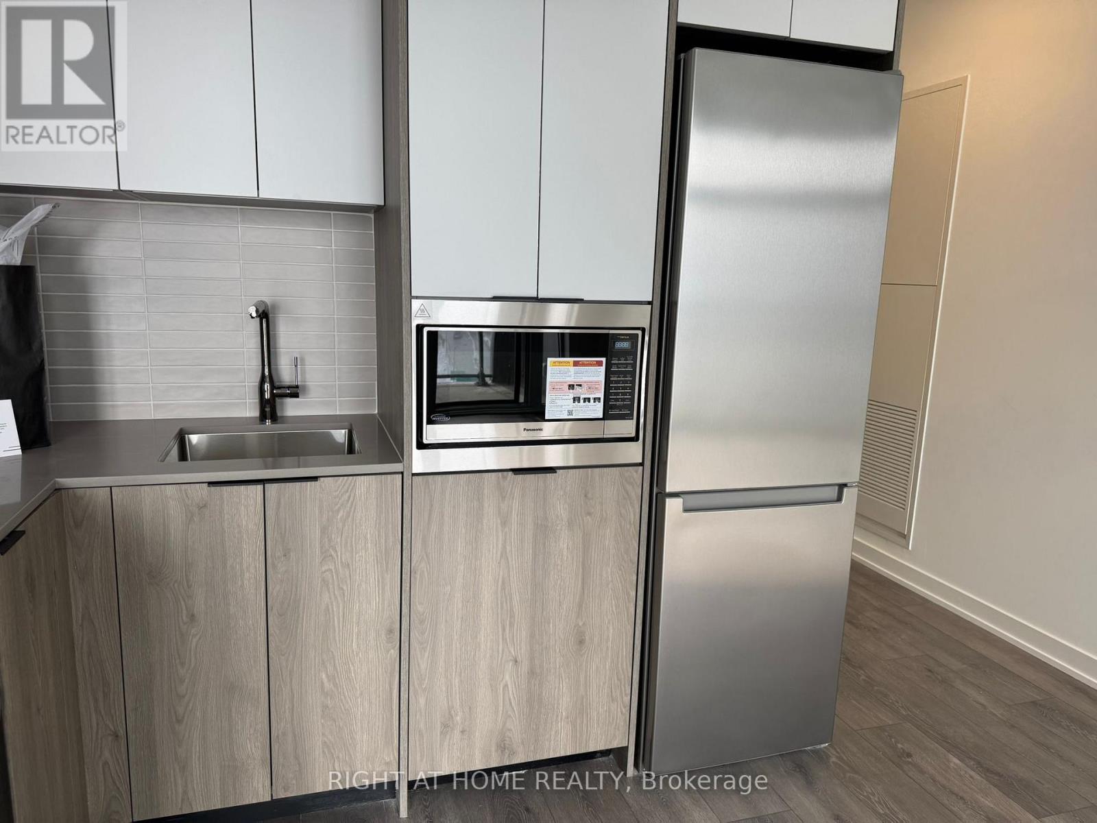 1014 - 1007 The Queensway, Toronto, Ontario  M8Z 0H4 - Photo 5 - W12776832