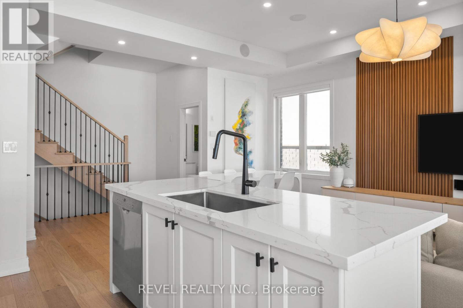 1417 Clarriage Court, Milton, Ontario  L9E 1L6 - Photo 12 - W12776876