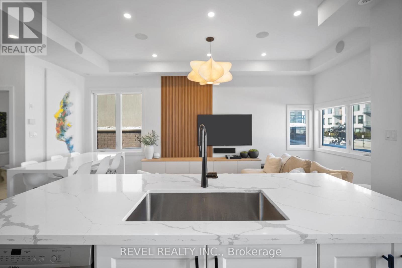 1417 Clarriage Court, Milton, Ontario  L9E 1L6 - Photo 13 - W12776876