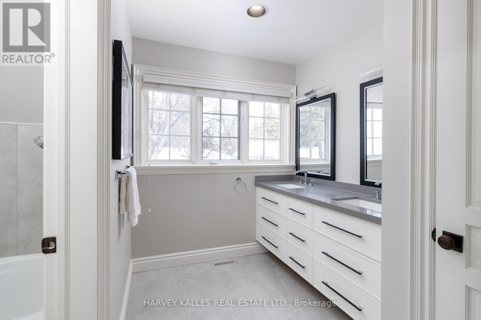 7 Romney Road, Toronto, Ontario  M9A 4E9 - Photo 35 - W12776882