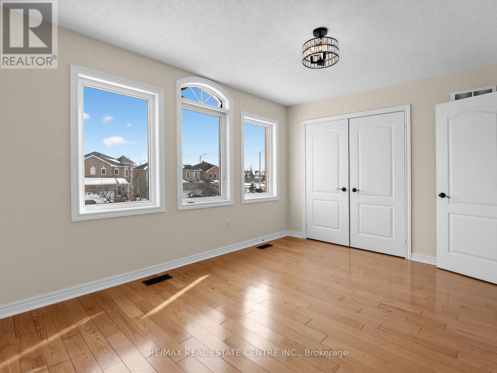 811 Envoy Drive, Mississauga, Ontario  L5W 1H3 - Photo 21 - W12776906