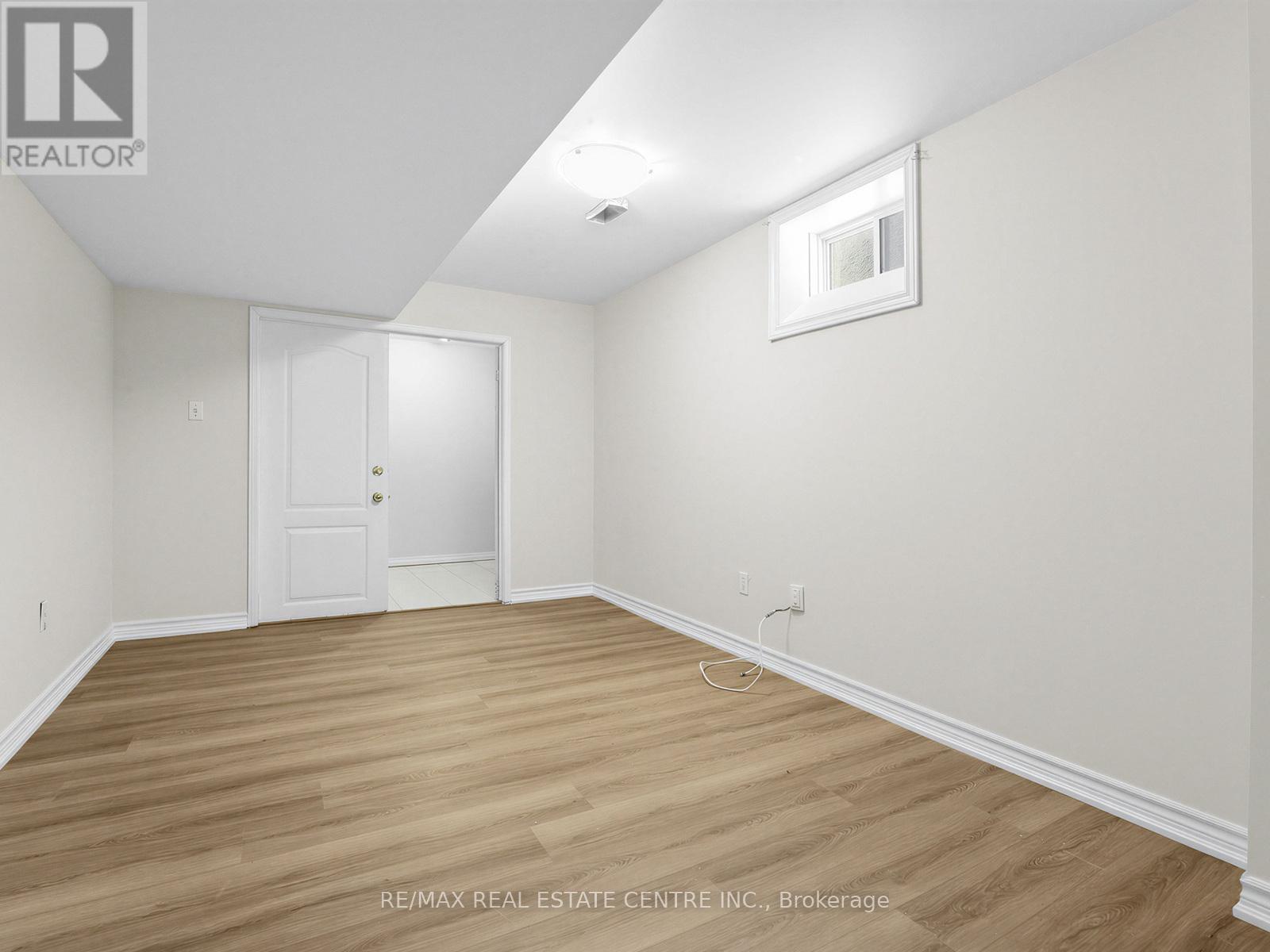 811 Envoy Drive, Mississauga, Ontario  L5W 1H3 - Photo 27 - W12776906