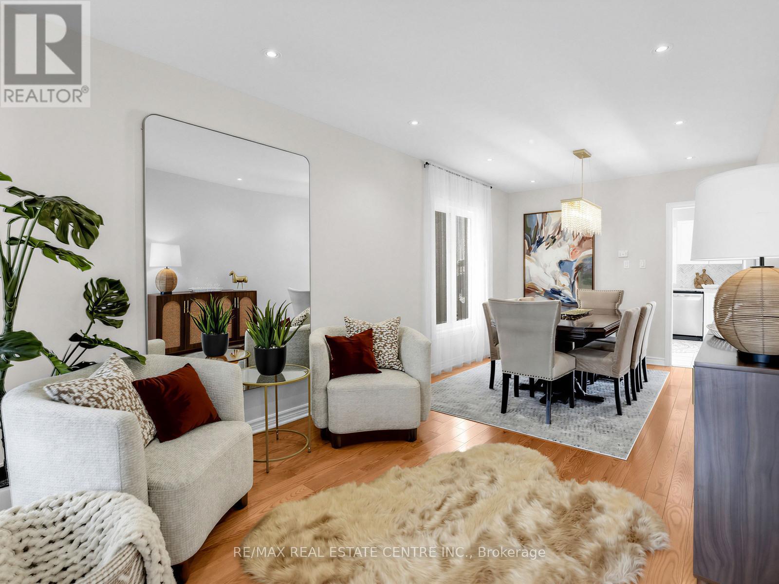 811 Envoy Drive, Mississauga, Ontario  L5W 1H3 - Photo 4 - W12776906