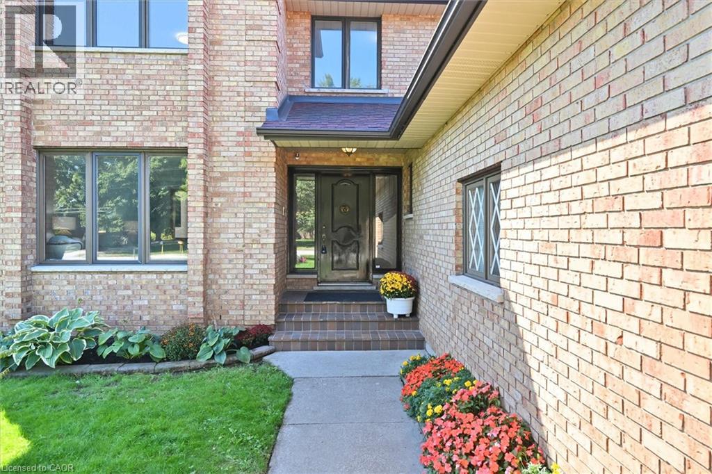 729 Winston Road, Grimsby, Ontario  L3M 4E8 - Photo 3 - 40800406