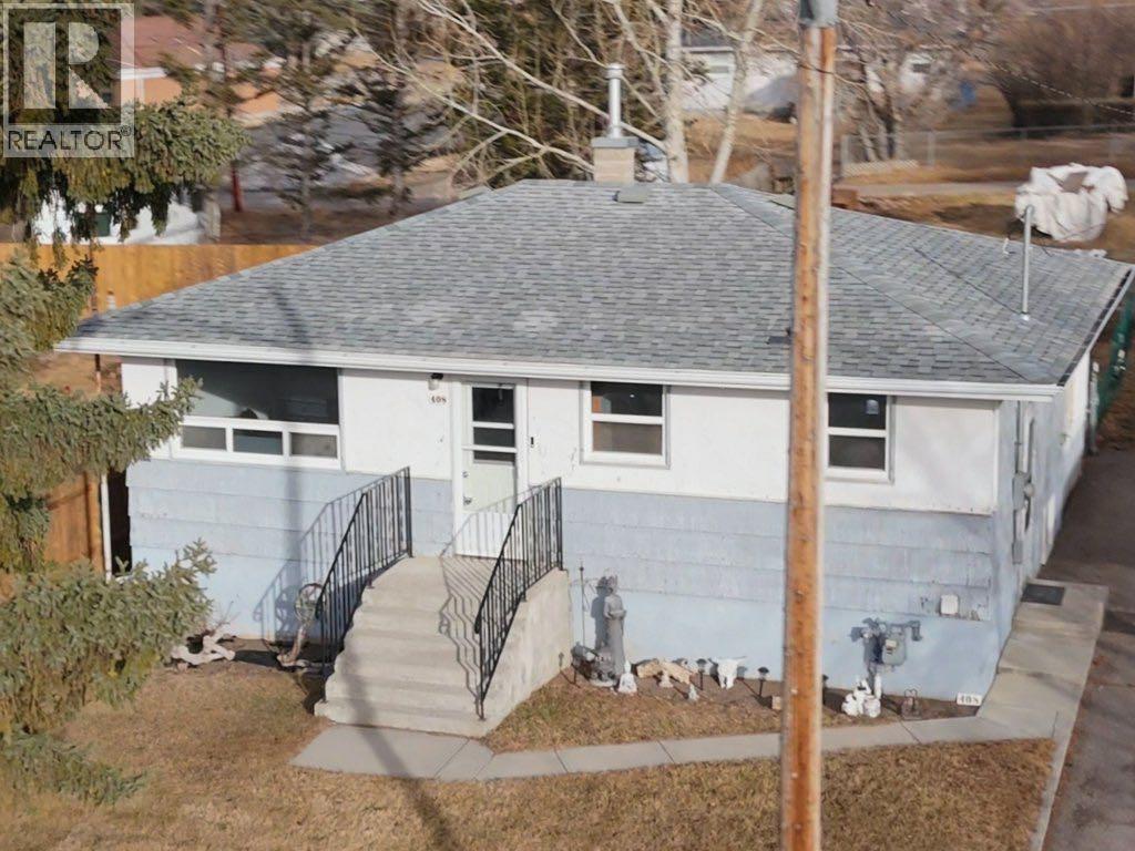 408 49 Avenue E, Claresholm, Alberta  T0L 0T0 - Photo 1 - A2284813