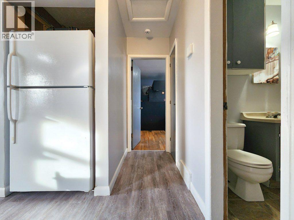 408 49 Avenue E, Claresholm, Alberta  T0L 0T0 - Photo 11 - A2284813