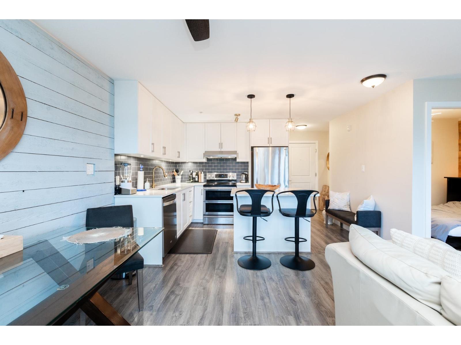 309 15735 Croydon Drive, Surrey, British Columbia  V3Z 2L5 - Photo 5 - R3084496