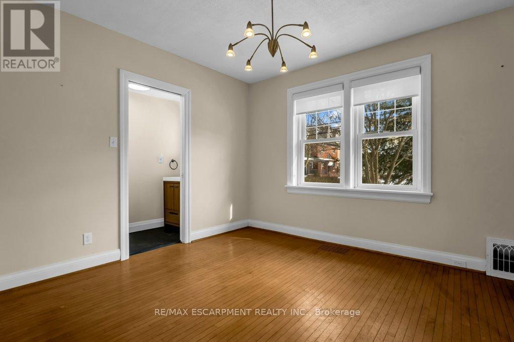 10 Robinson Street S, Grimsby, Ontario  L3M 3C4 - Photo 11 - X12776838