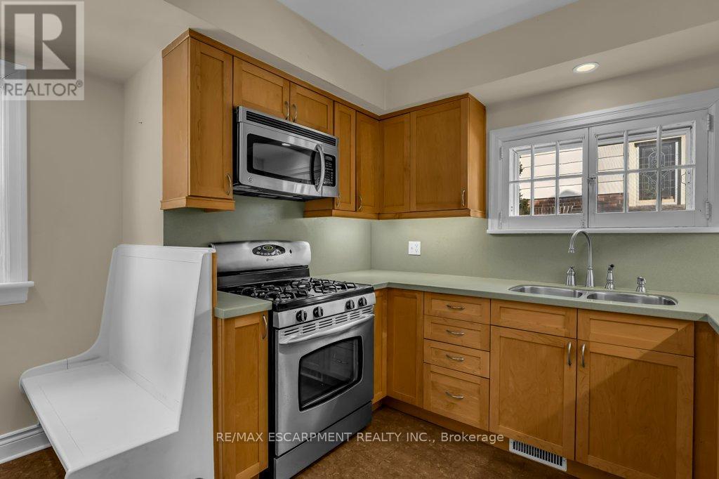 10 Robinson Street S, Grimsby, Ontario  L3M 3C4 - Photo 14 - X12776838