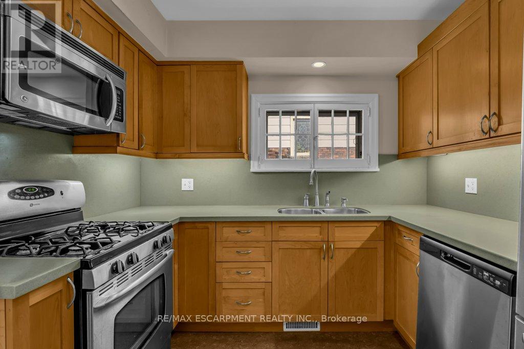 10 Robinson Street S, Grimsby, Ontario  L3M 3C4 - Photo 15 - X12776838