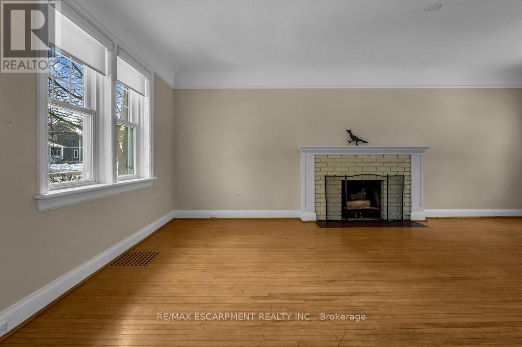 10 Robinson Street S, Grimsby, Ontario  L3M 3C4 - Photo 7 - X12776838