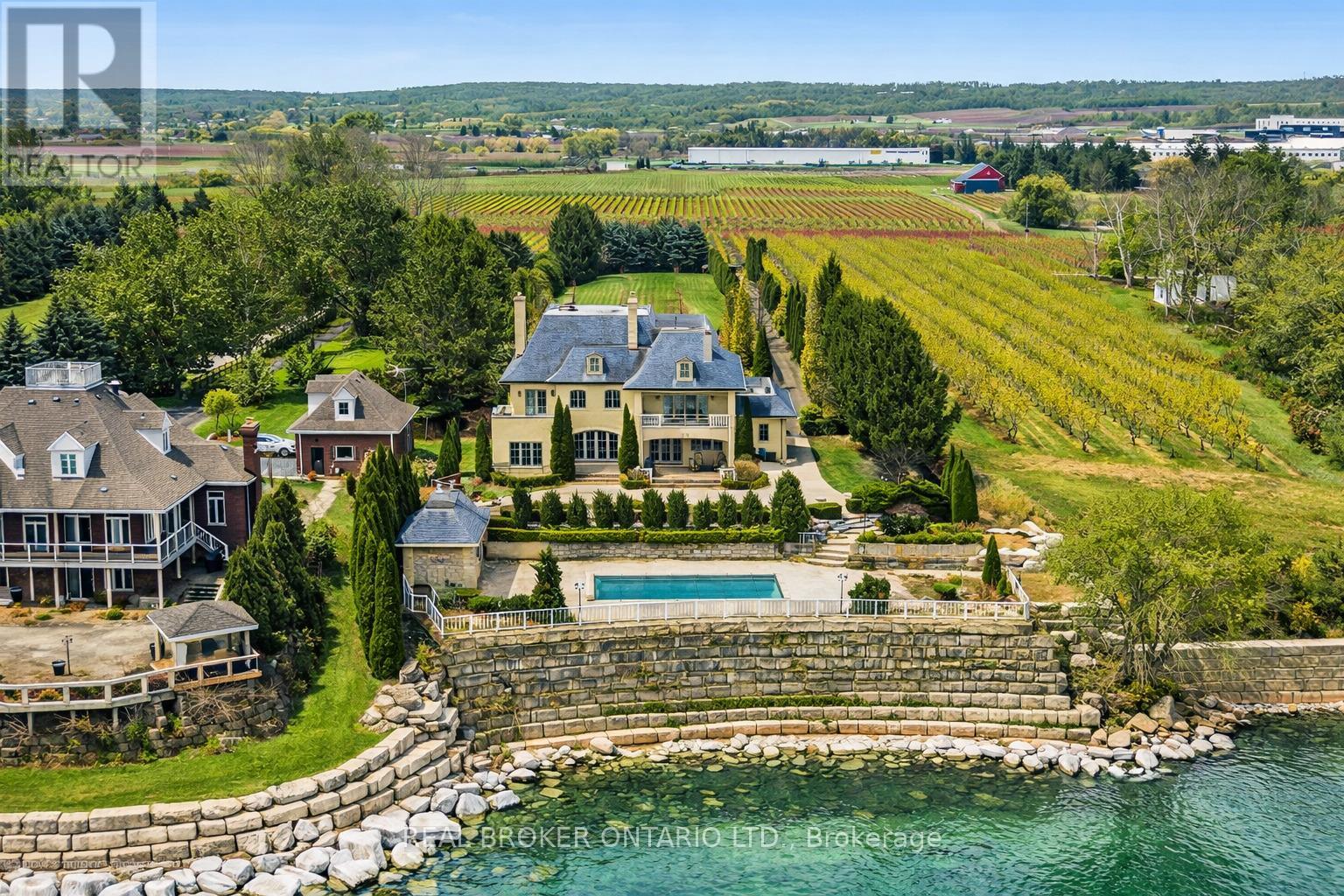 5545 Blezard Drive, Lincoln, Ontario  L3J 1R1 - Photo 2 - X12776844