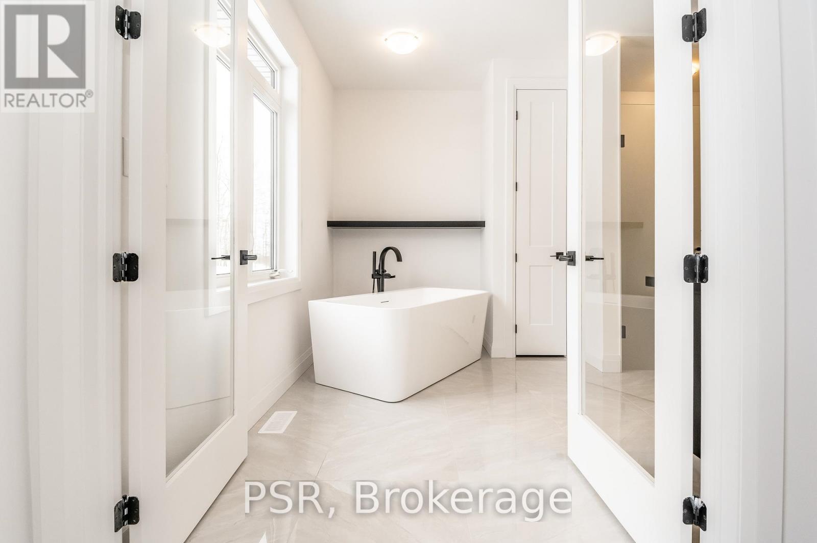 111 Daugaard Avenue, Brant, Ontario  N3L 0L6 - Photo 25 - X12776862