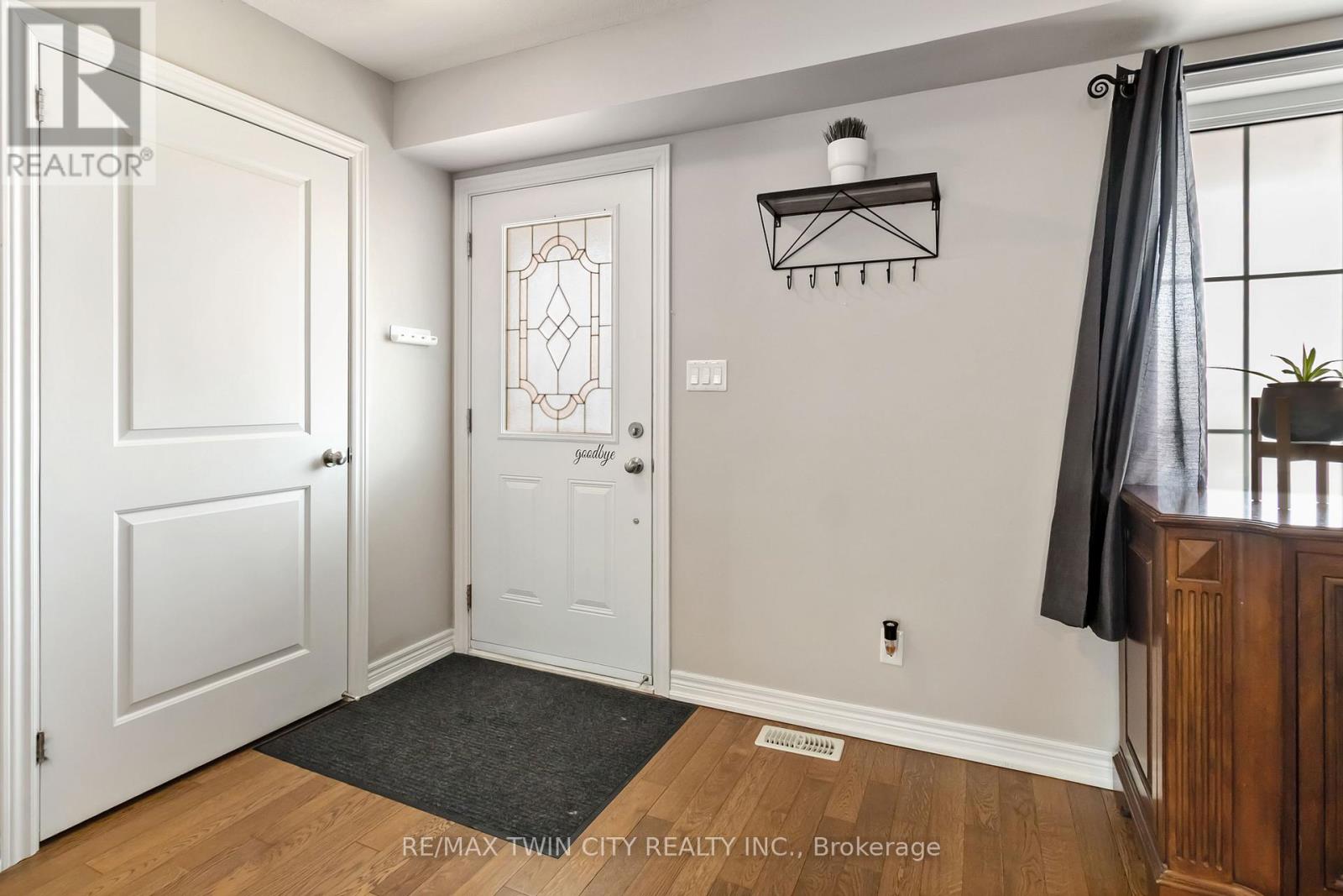 186 Rawdon Street, Brantford, Ontario  N3S 6E7 - Photo 3 - X12776890