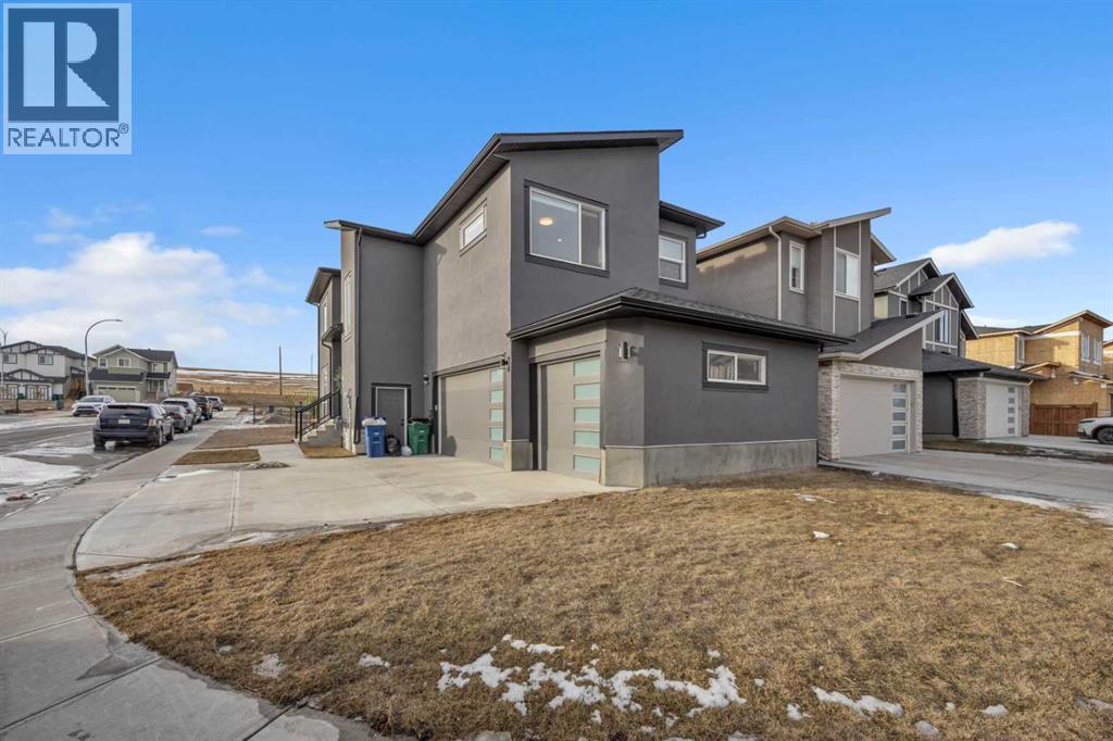 97 Baysprings Gardens Sw, Airdrie, Alberta  T4B 5C6 - Photo 4 - A2273187
