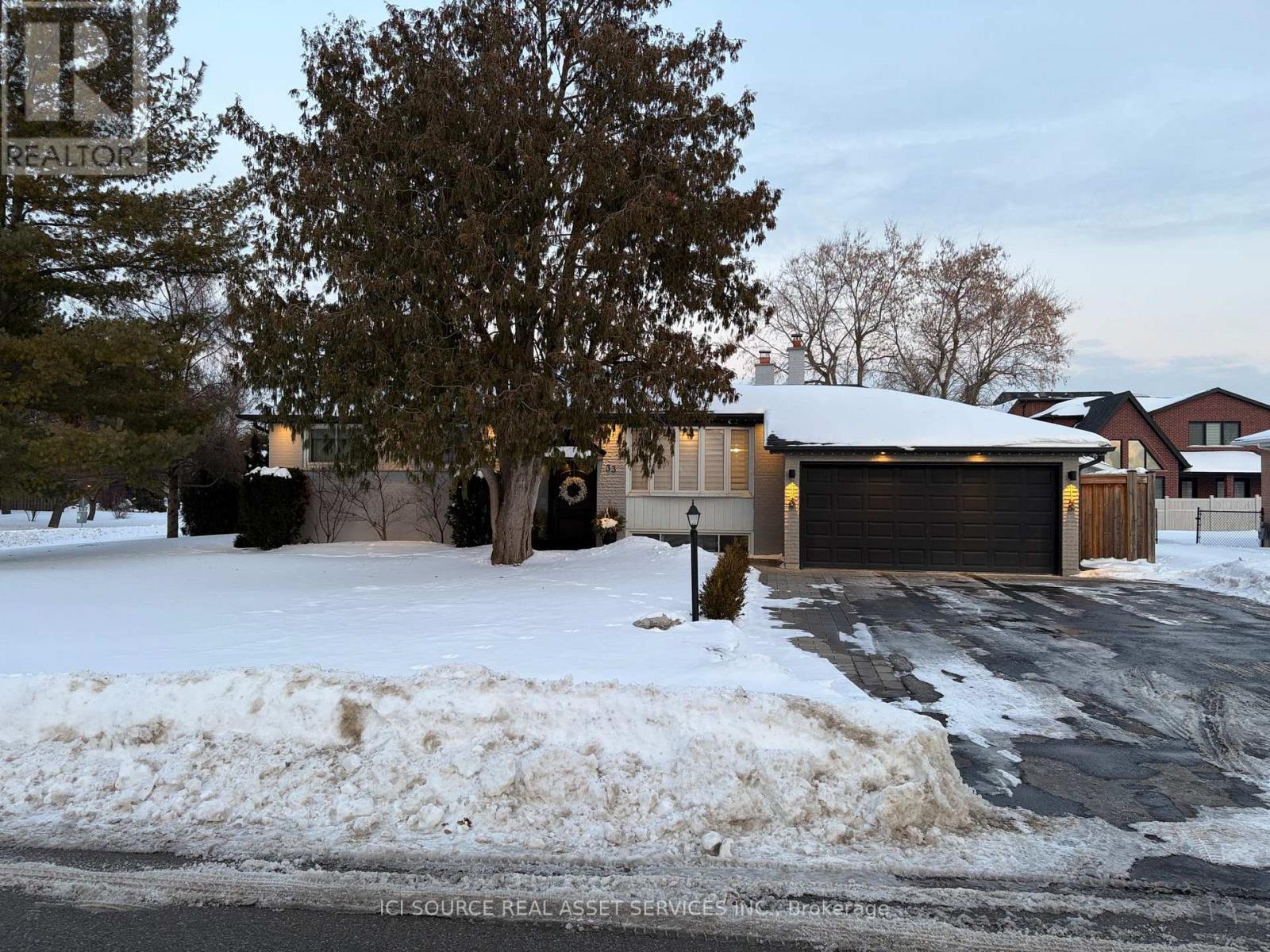 33 Hazelbury Drive, King, Ontario  L0G 1N0 - Photo 2 - N12737974