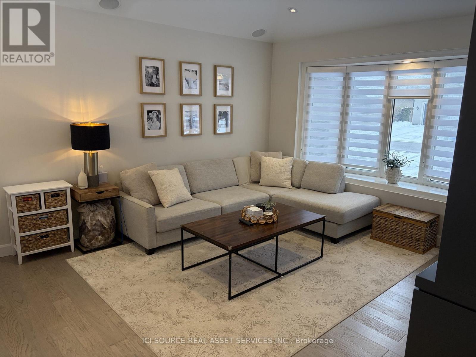 33 Hazelbury Drive, King, Ontario  L0G 1N0 - Photo 5 - N12737974