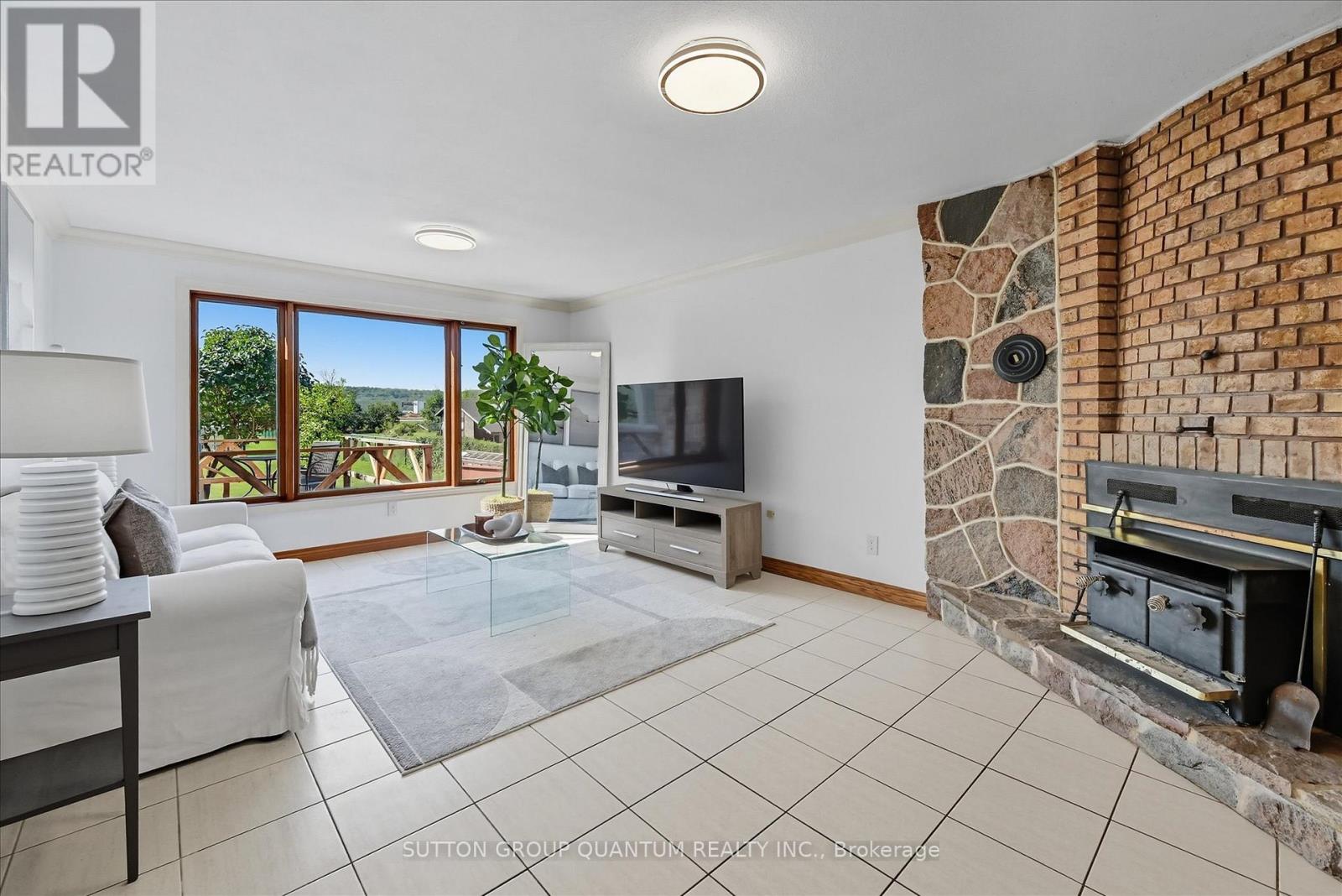 729 Winston Road, Grimsby, Ontario  L3M 4E8 - Photo 10 - X12722136