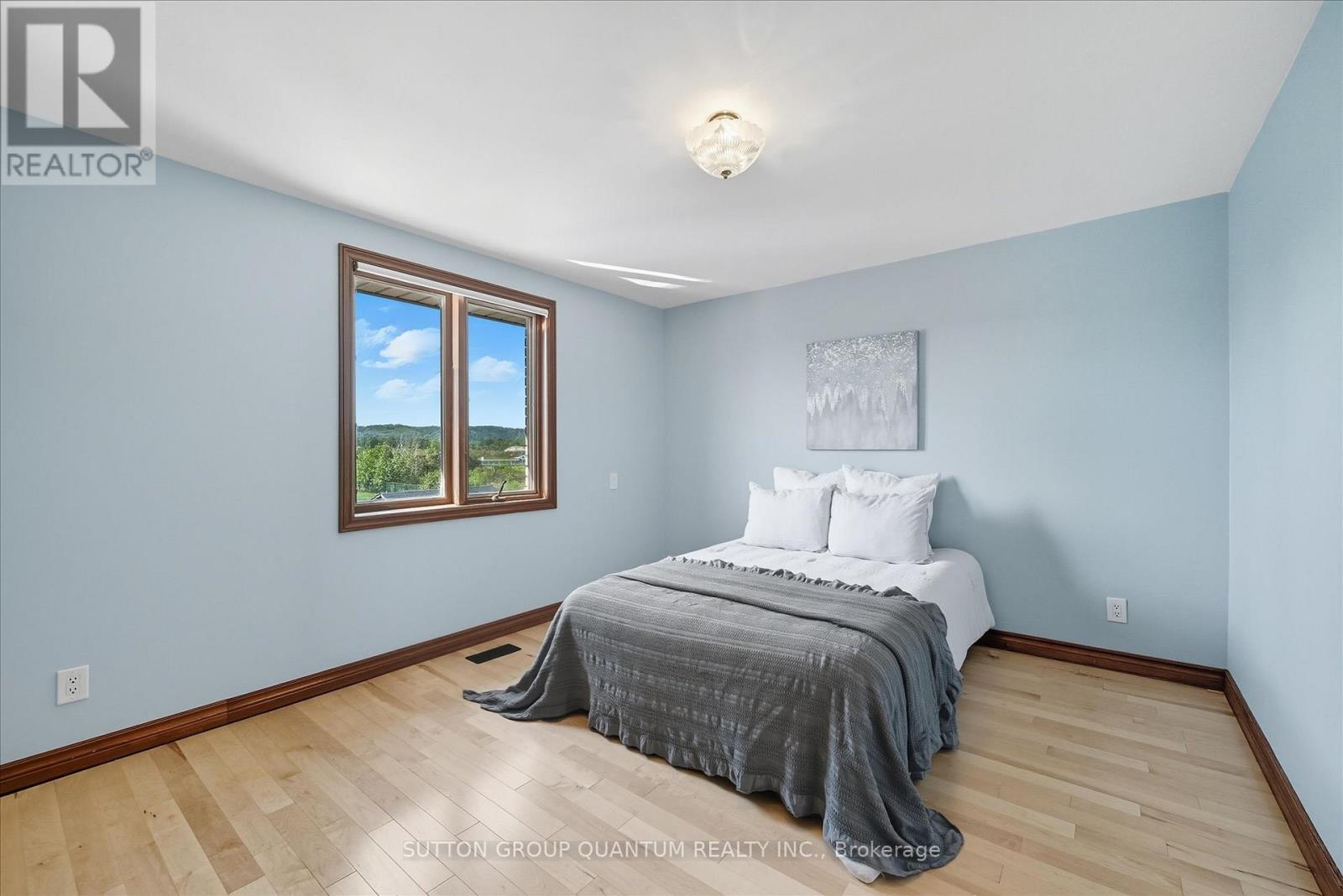 729 Winston Road, Grimsby, Ontario  L3M 4E8 - Photo 32 - X12722136