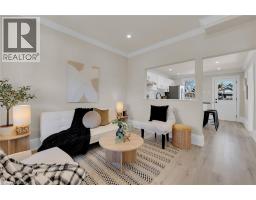 70 ROBINS Avenue, Hamilton, Ontario