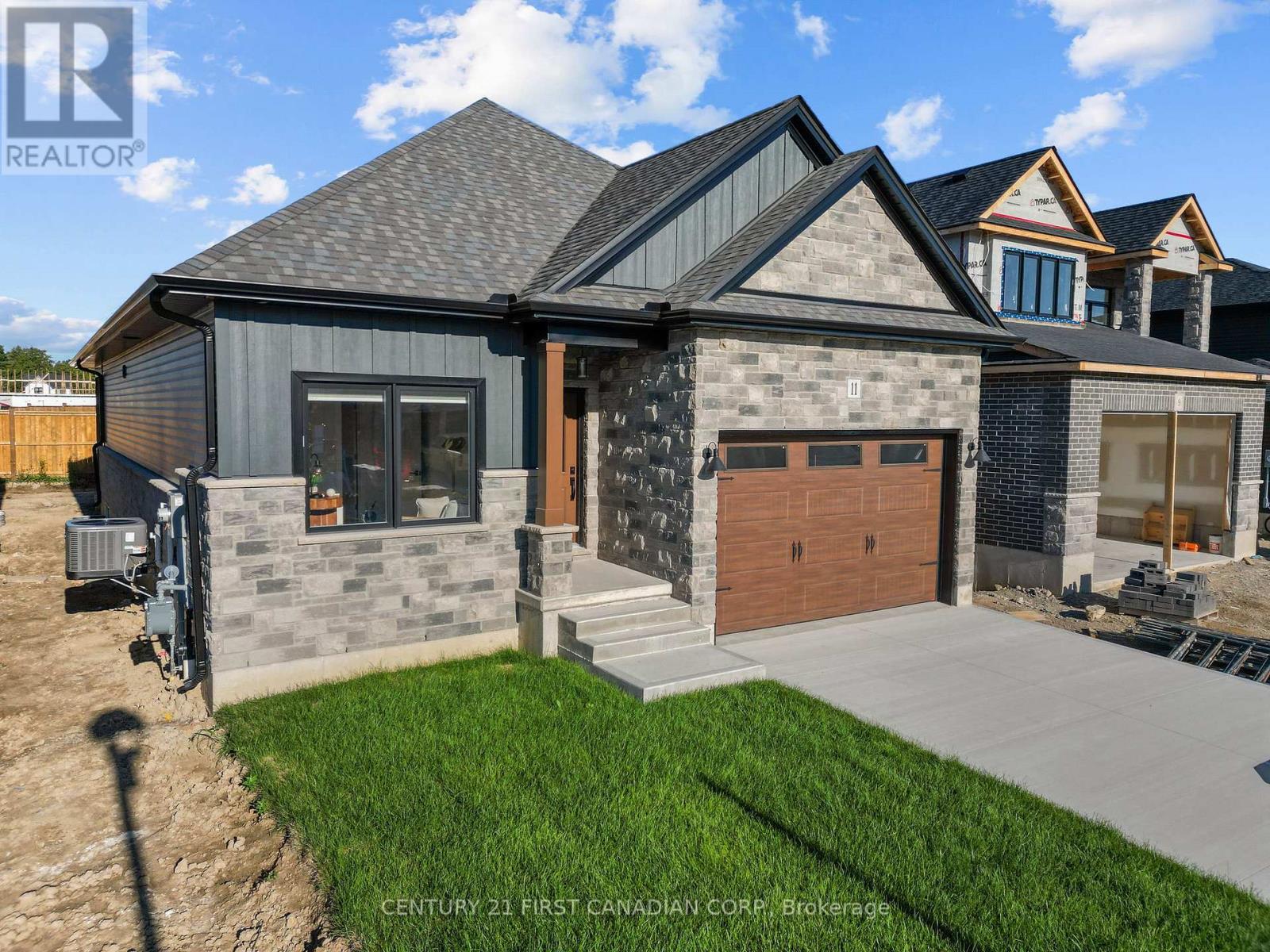 11 Sheldabren Street, North Middlesex, Ontario  N0M 1A0 - Photo 2 - X12776986