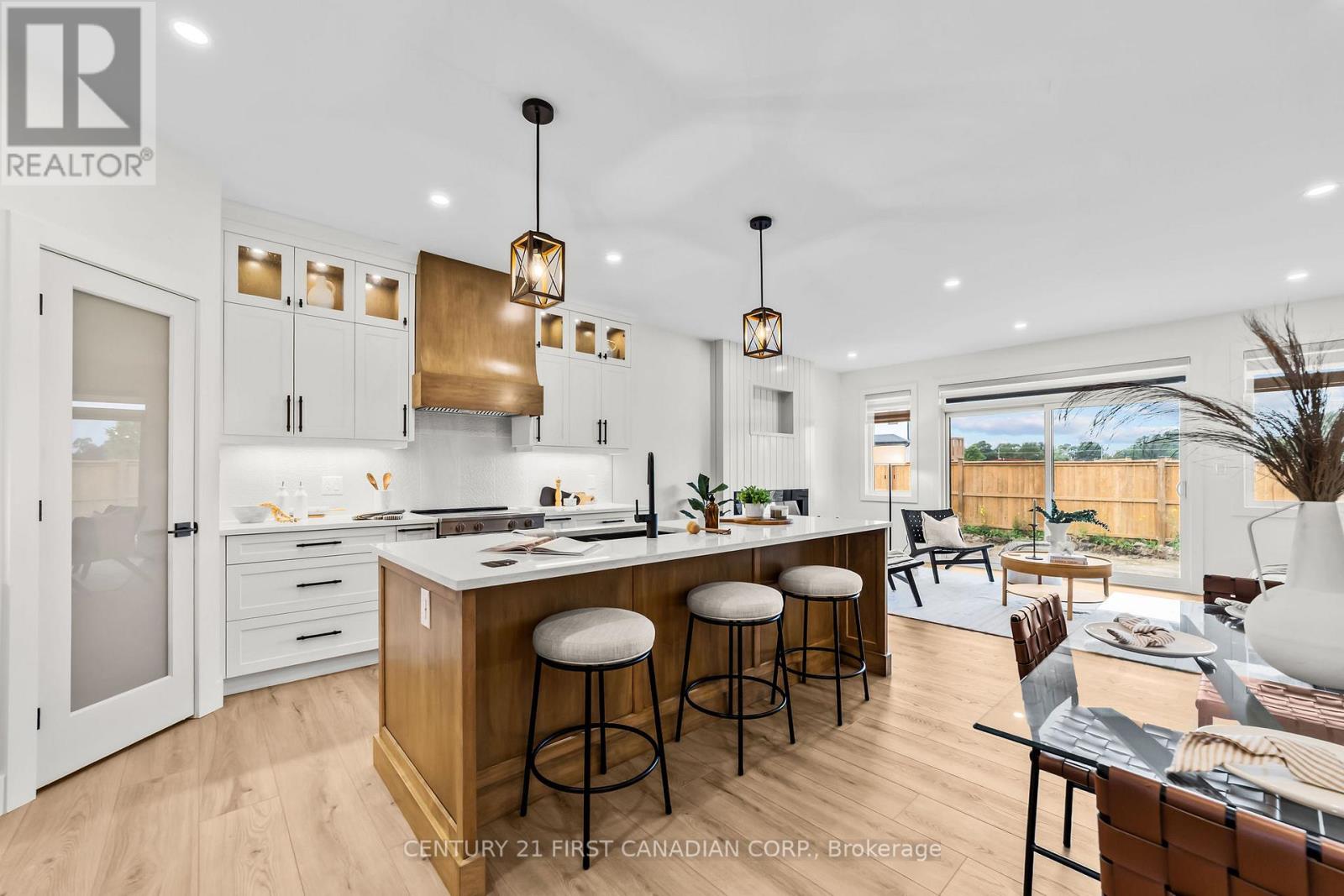 11 Sheldabren Street, North Middlesex, Ontario  N0M 1A0 - Photo 8 - X12776986