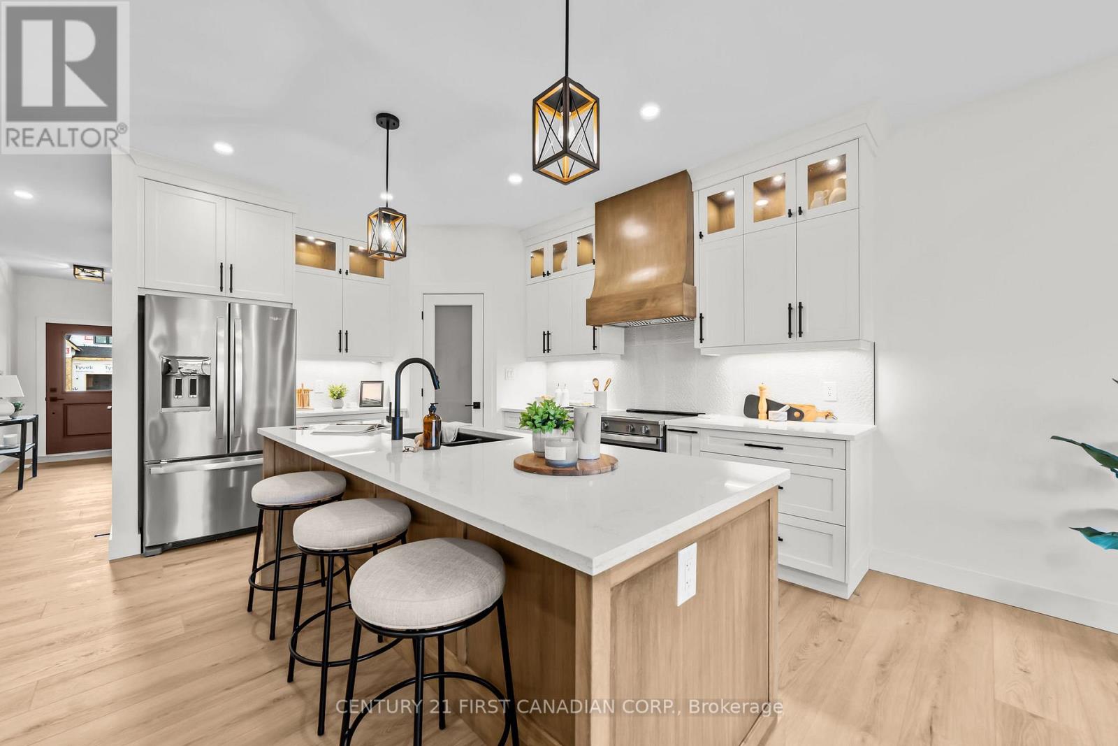 11 Sheldabren Street, North Middlesex, Ontario  N0M 1A0 - Photo 9 - X12776986